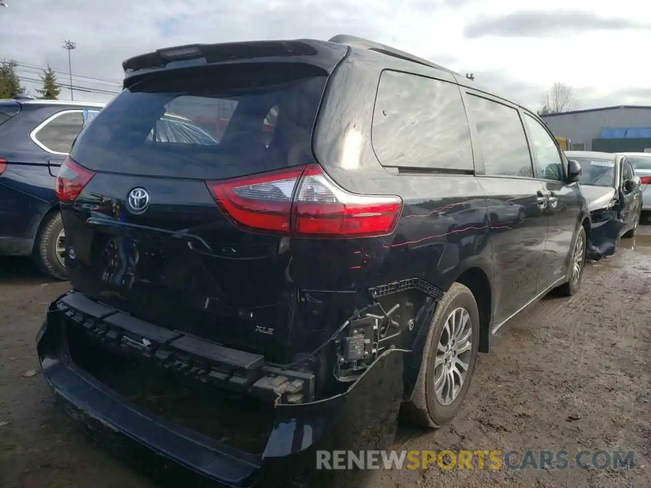 4 Photograph of a damaged car 5TDYZ3DC8LS039208 TOYOTA SIENNA 2020