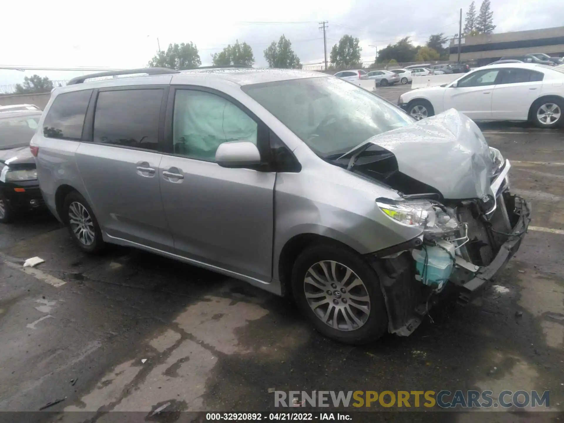 1 Фотография поврежденного автомобиля 5TDYZ3DC8LS042111 TOYOTA SIENNA 2020