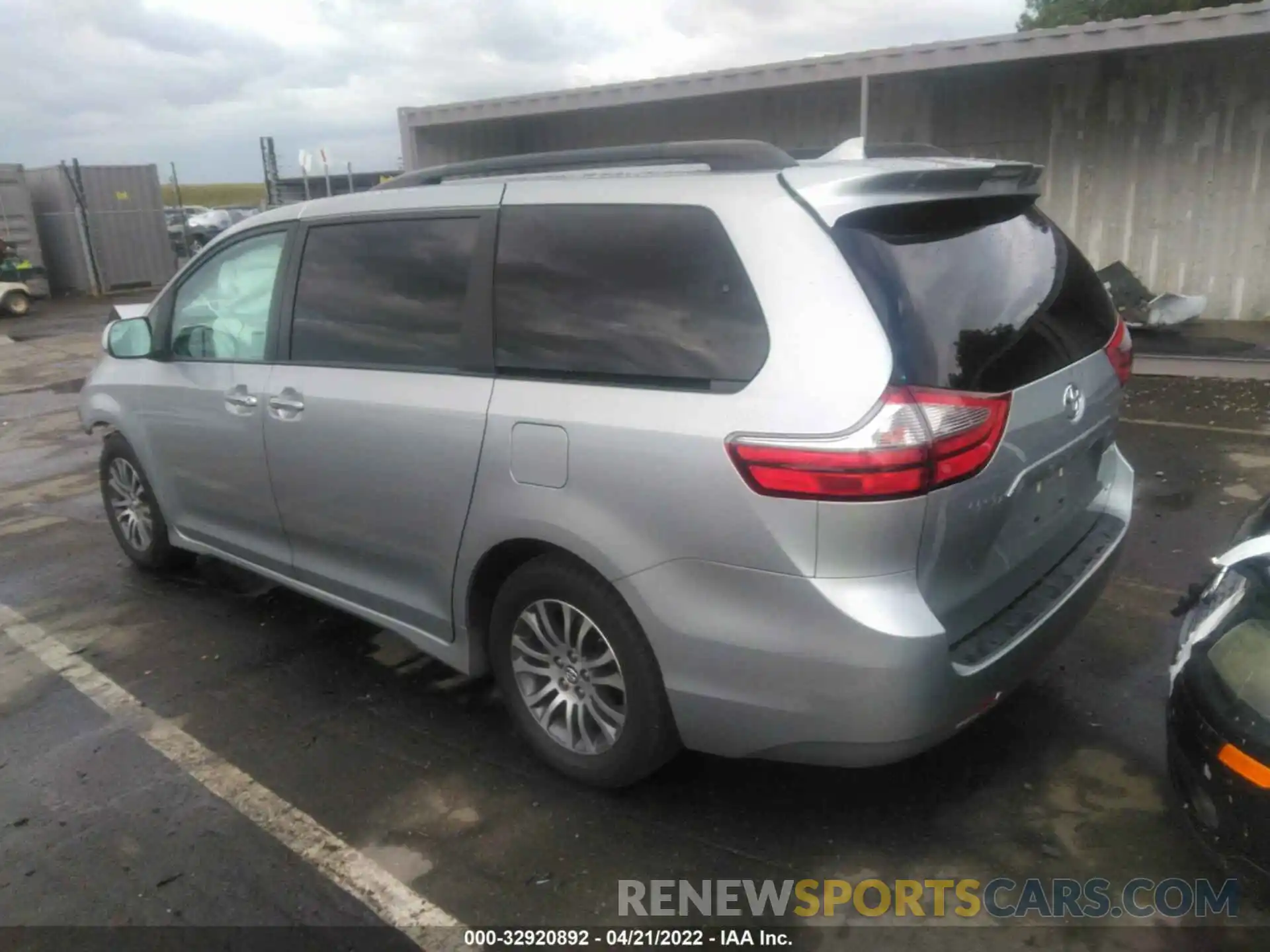 3 Фотография поврежденного автомобиля 5TDYZ3DC8LS042111 TOYOTA SIENNA 2020