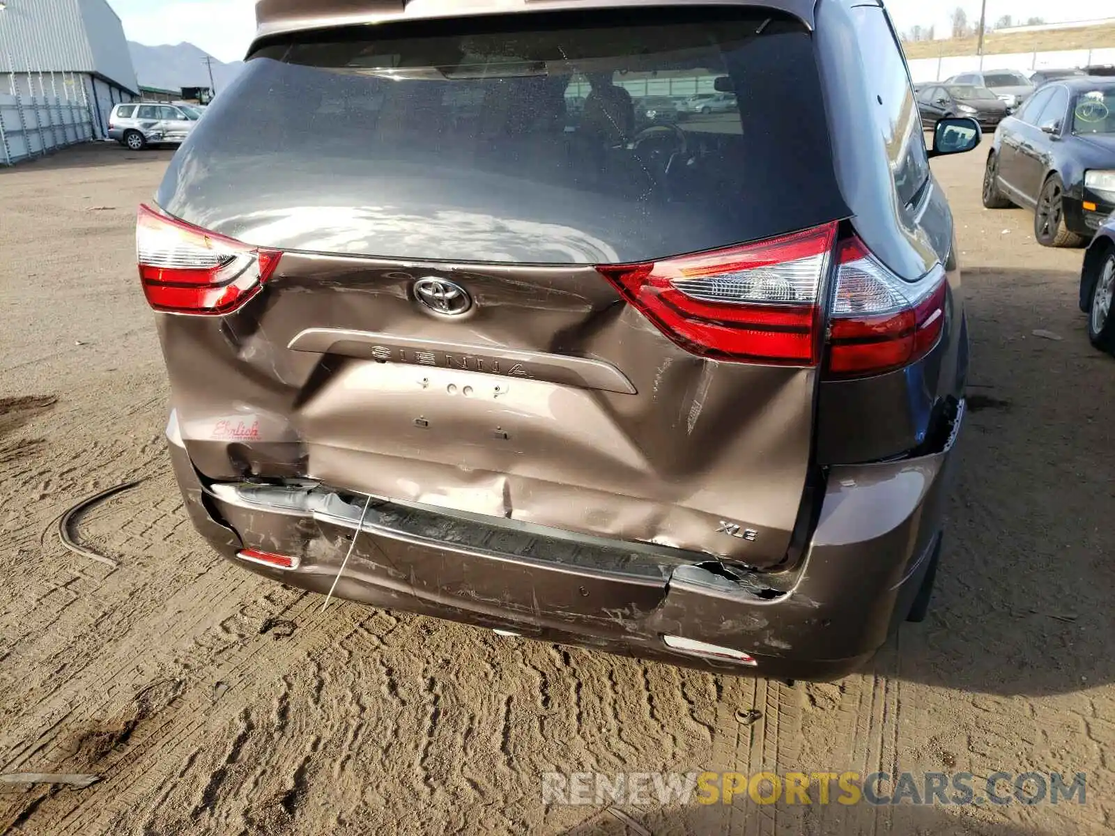 9 Photograph of a damaged car 5TDYZ3DC8LS045803 TOYOTA SIENNA 2020