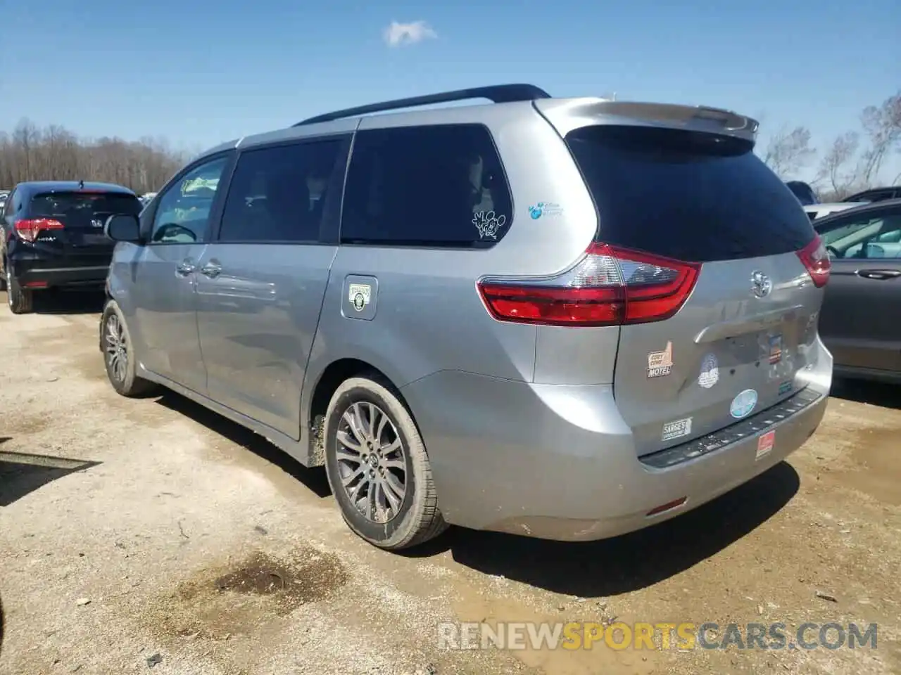 3 Photograph of a damaged car 5TDYZ3DC8LS046868 TOYOTA SIENNA 2020