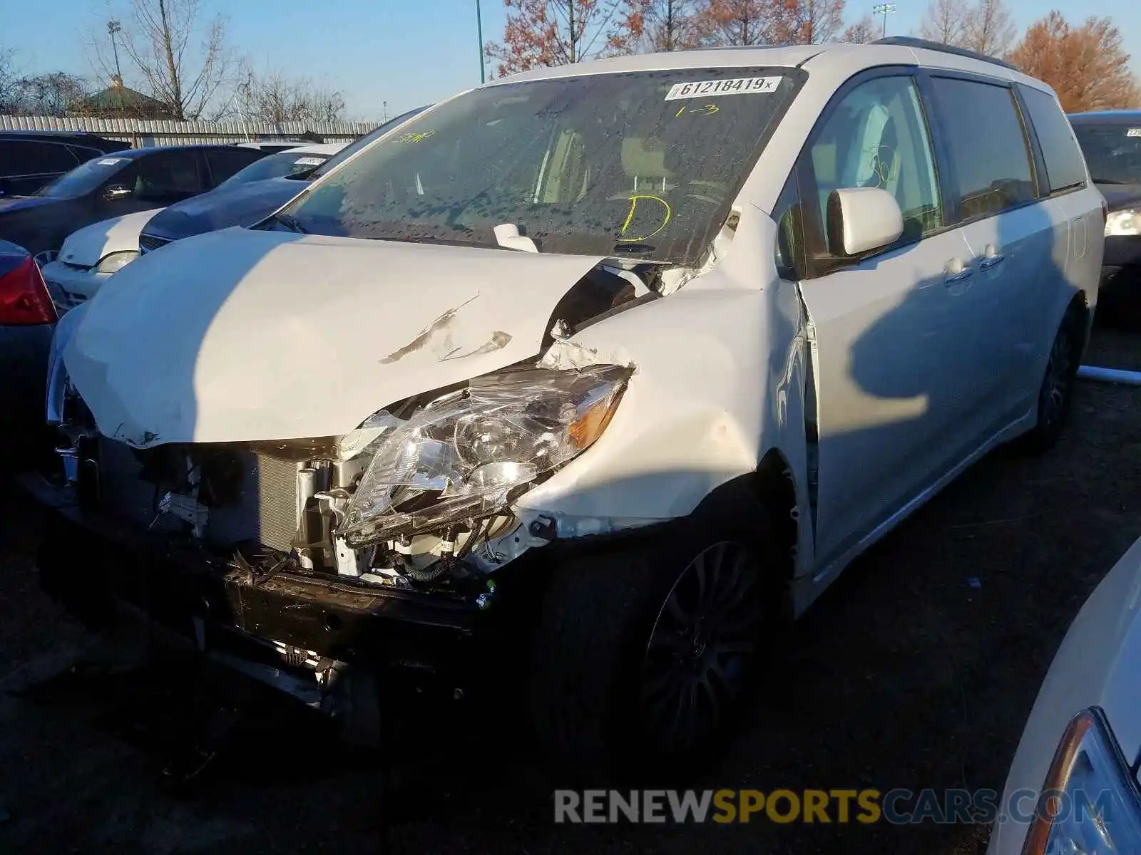 2 Photograph of a damaged car 5TDYZ3DC8LS047373 TOYOTA SIENNA 2020