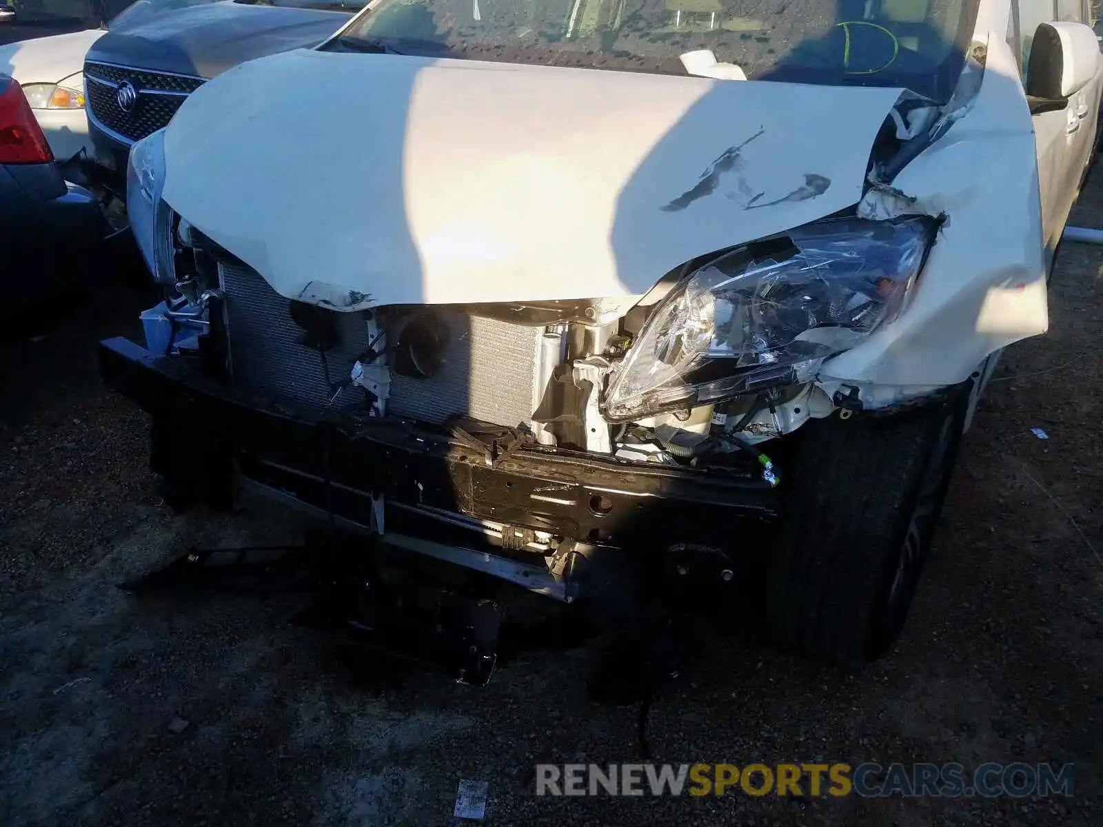 9 Photograph of a damaged car 5TDYZ3DC8LS047373 TOYOTA SIENNA 2020