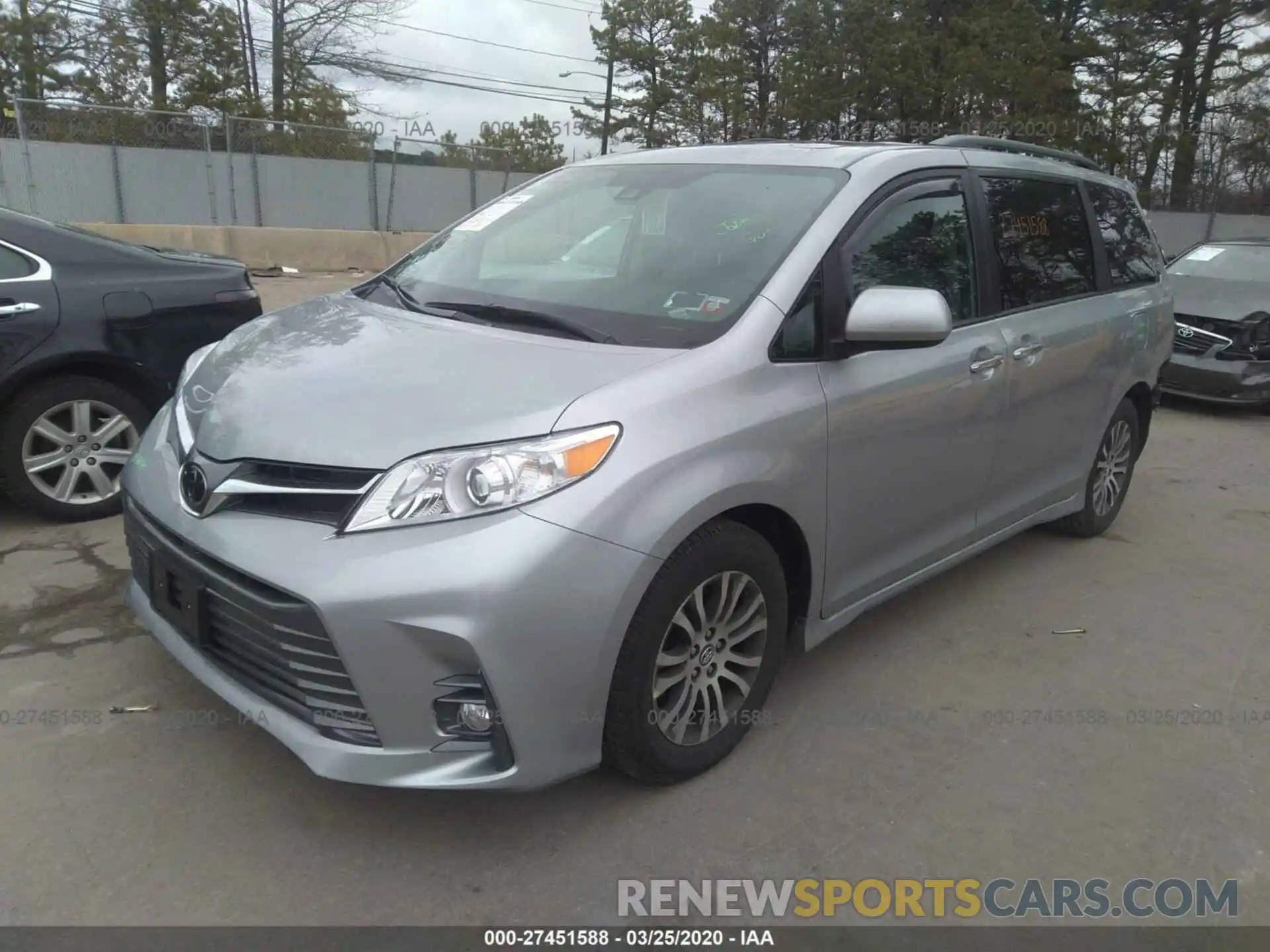 2 Photograph of a damaged car 5TDYZ3DC8LS048555 TOYOTA SIENNA 2020