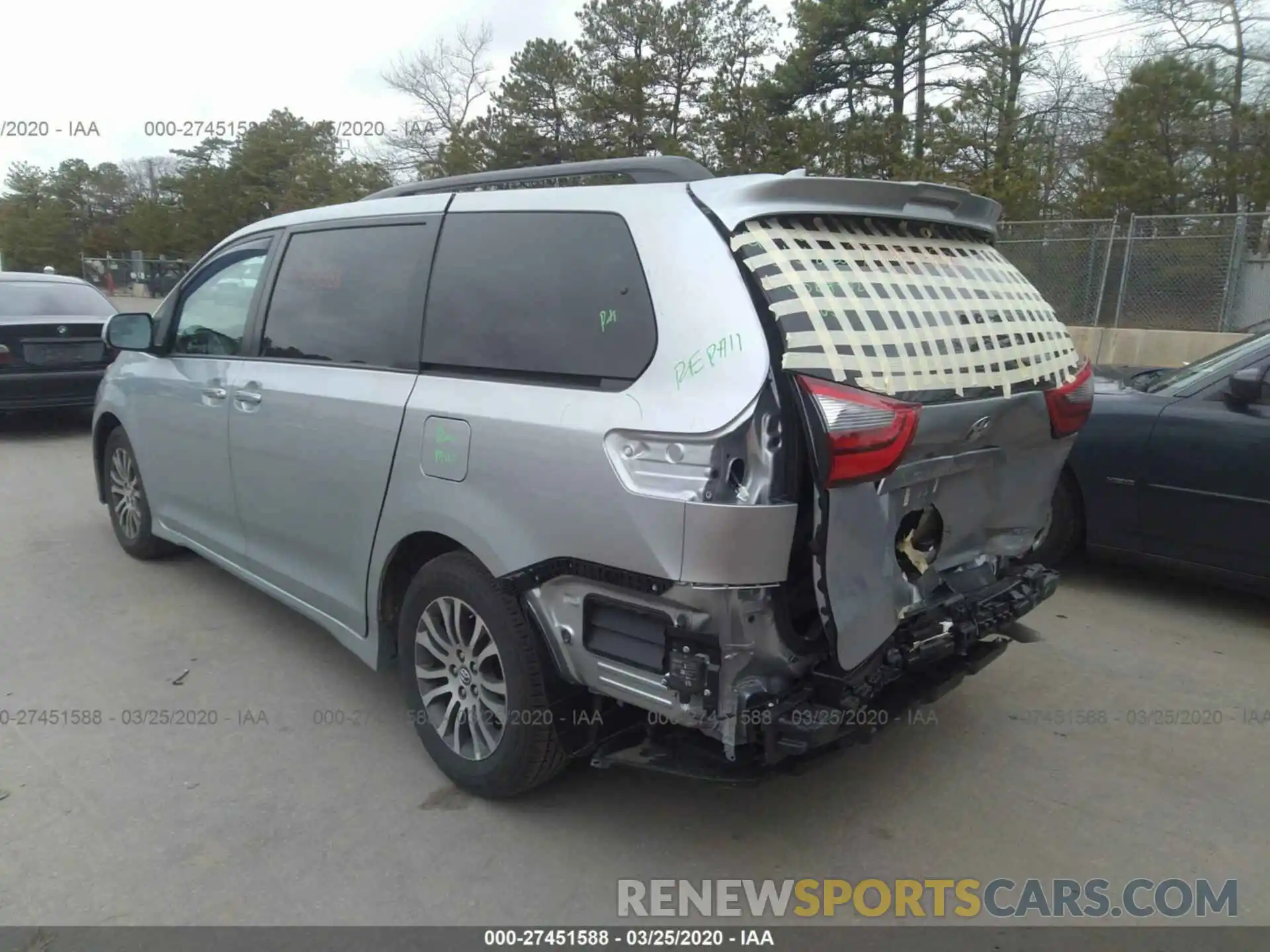 3 Photograph of a damaged car 5TDYZ3DC8LS048555 TOYOTA SIENNA 2020