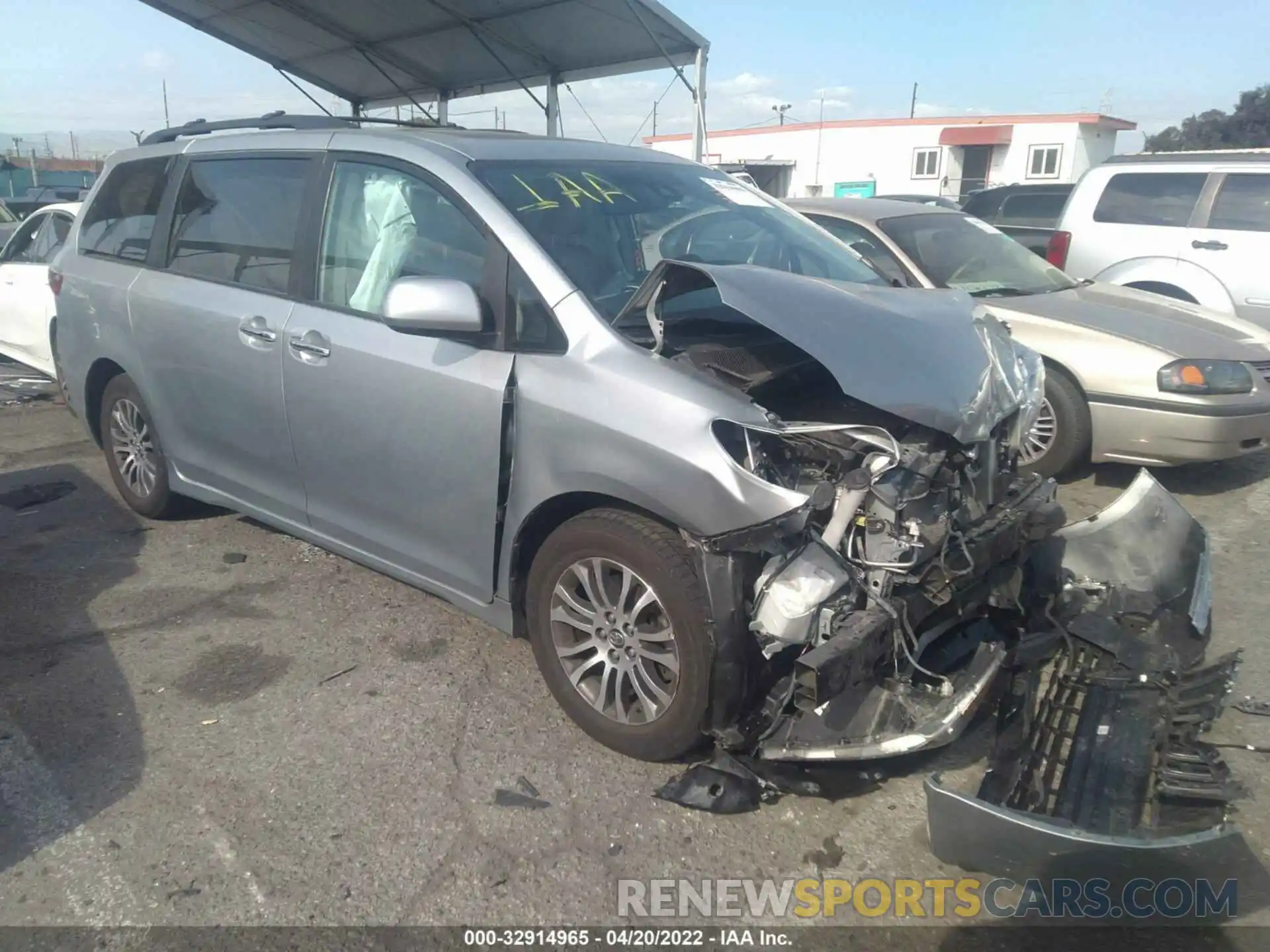 1 Photograph of a damaged car 5TDYZ3DC8LS051648 TOYOTA SIENNA 2020