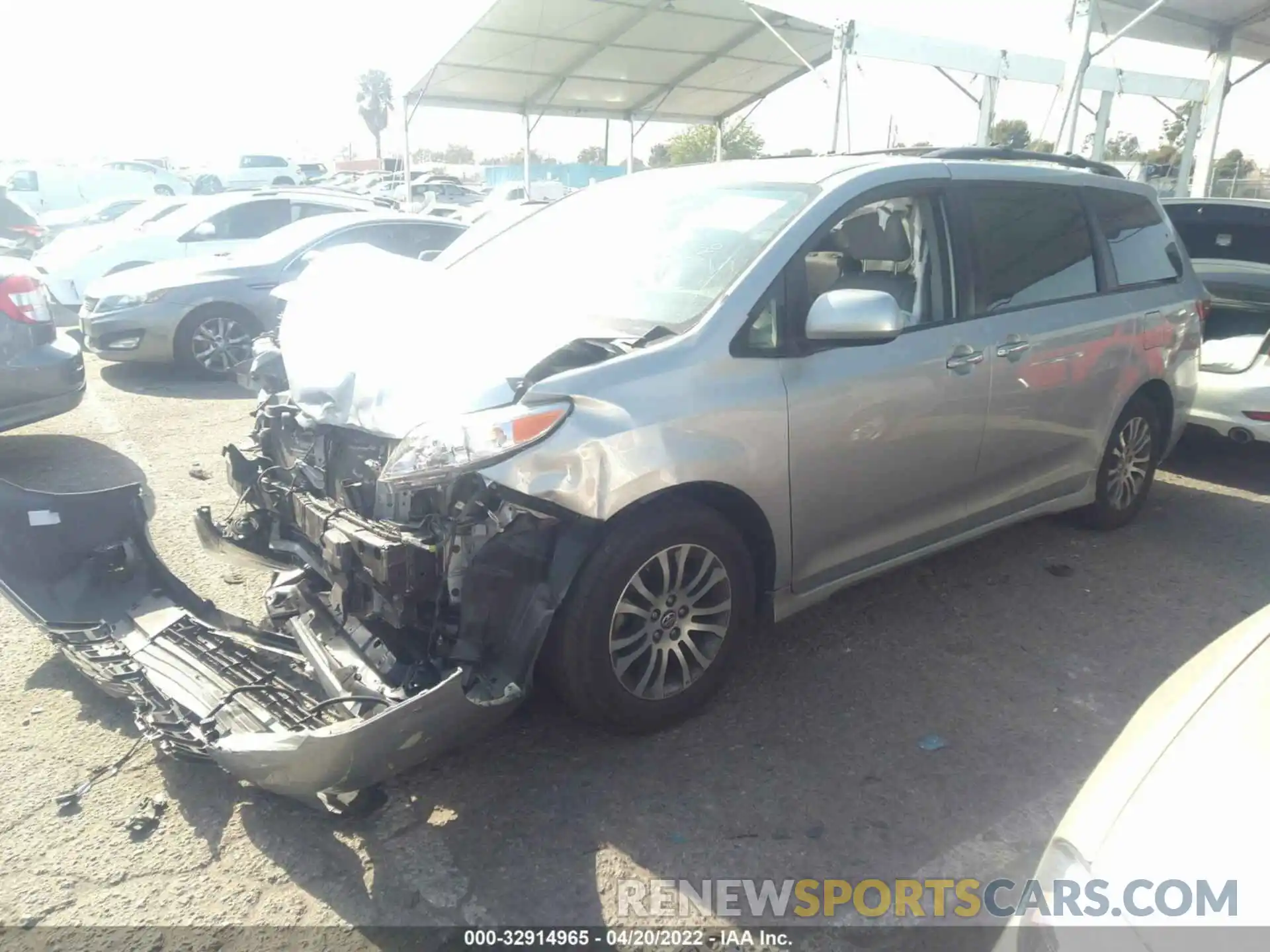 2 Photograph of a damaged car 5TDYZ3DC8LS051648 TOYOTA SIENNA 2020