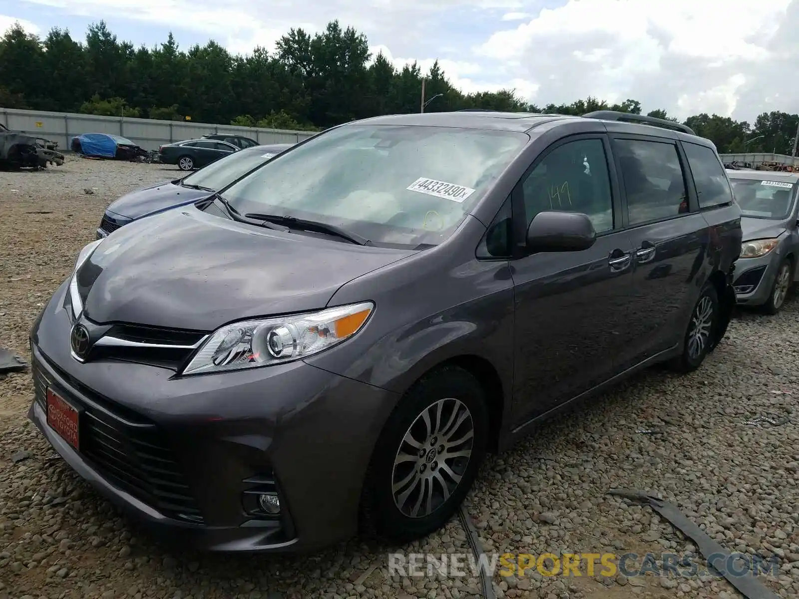 2 Photograph of a damaged car 5TDYZ3DC8LS057403 TOYOTA SIENNA 2020