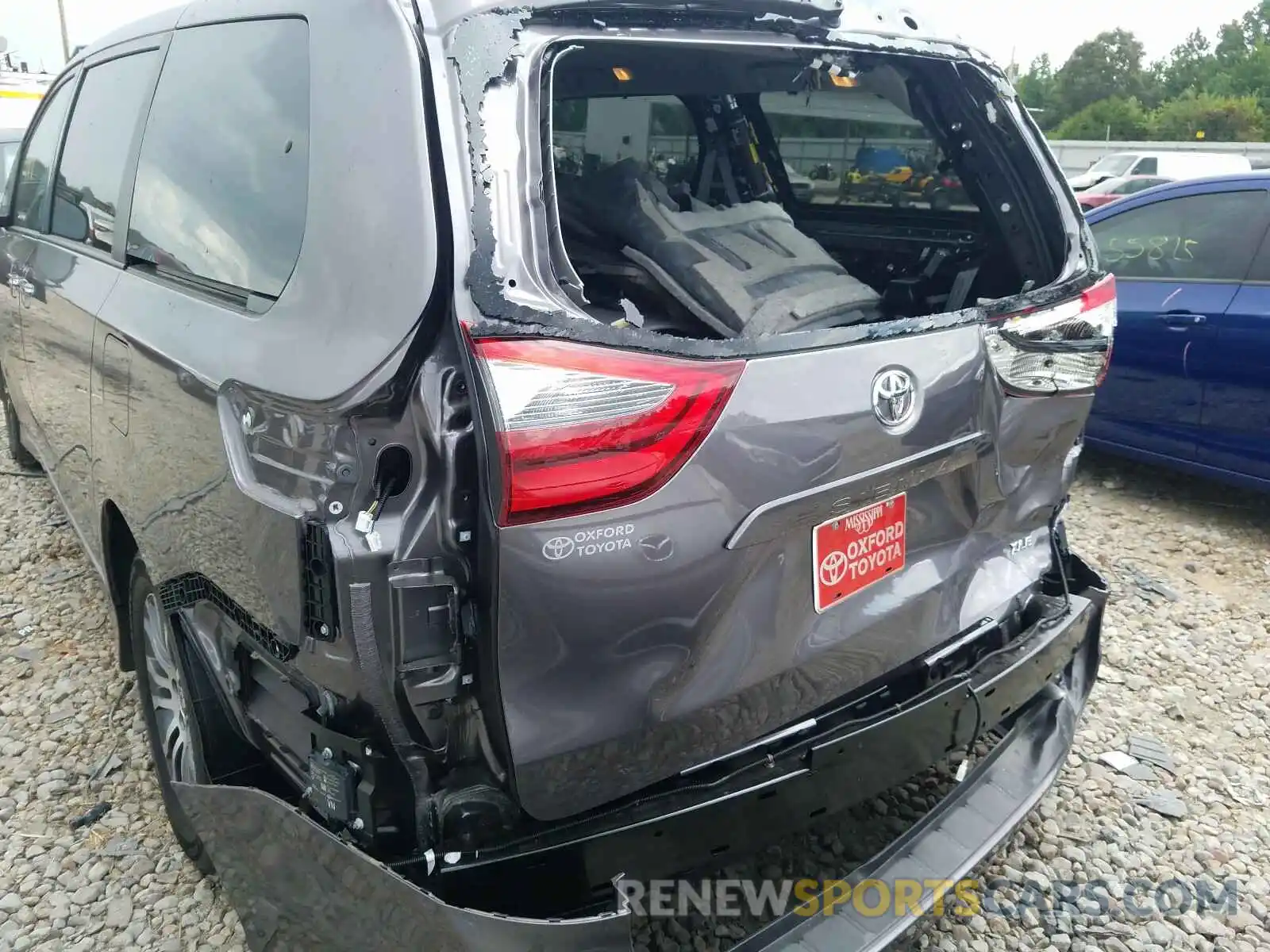 9 Photograph of a damaged car 5TDYZ3DC8LS057403 TOYOTA SIENNA 2020