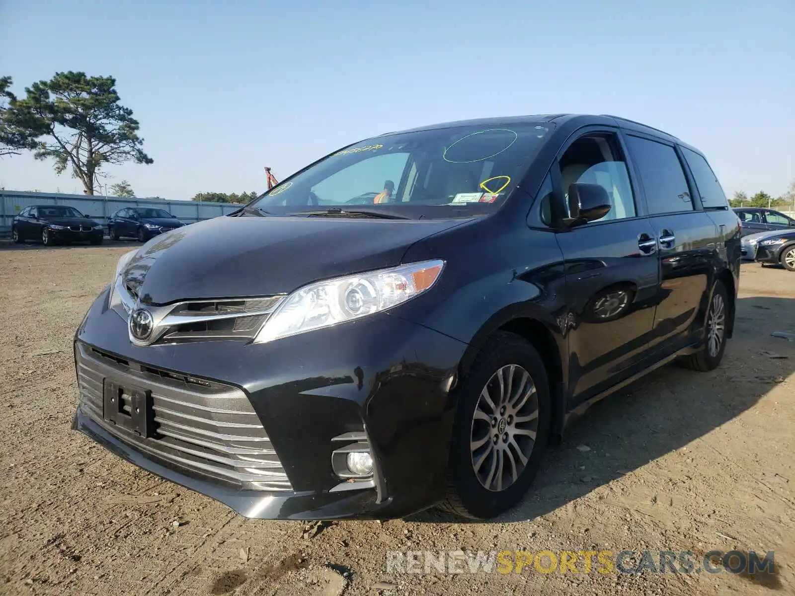 2 Photograph of a damaged car 5TDYZ3DC8LS058194 TOYOTA SIENNA 2020