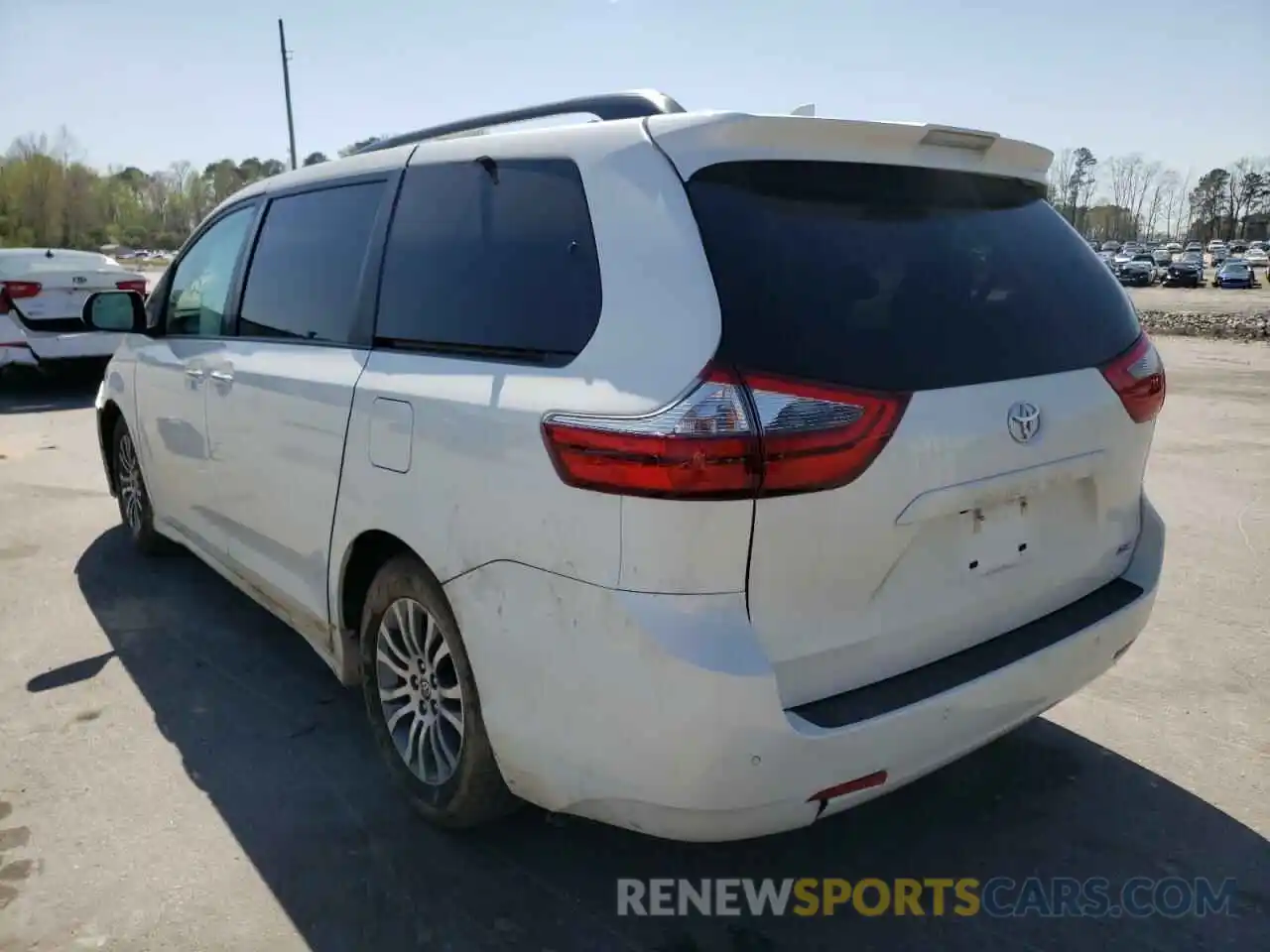 3 Photograph of a damaged car 5TDYZ3DC8LS061340 TOYOTA SIENNA 2020