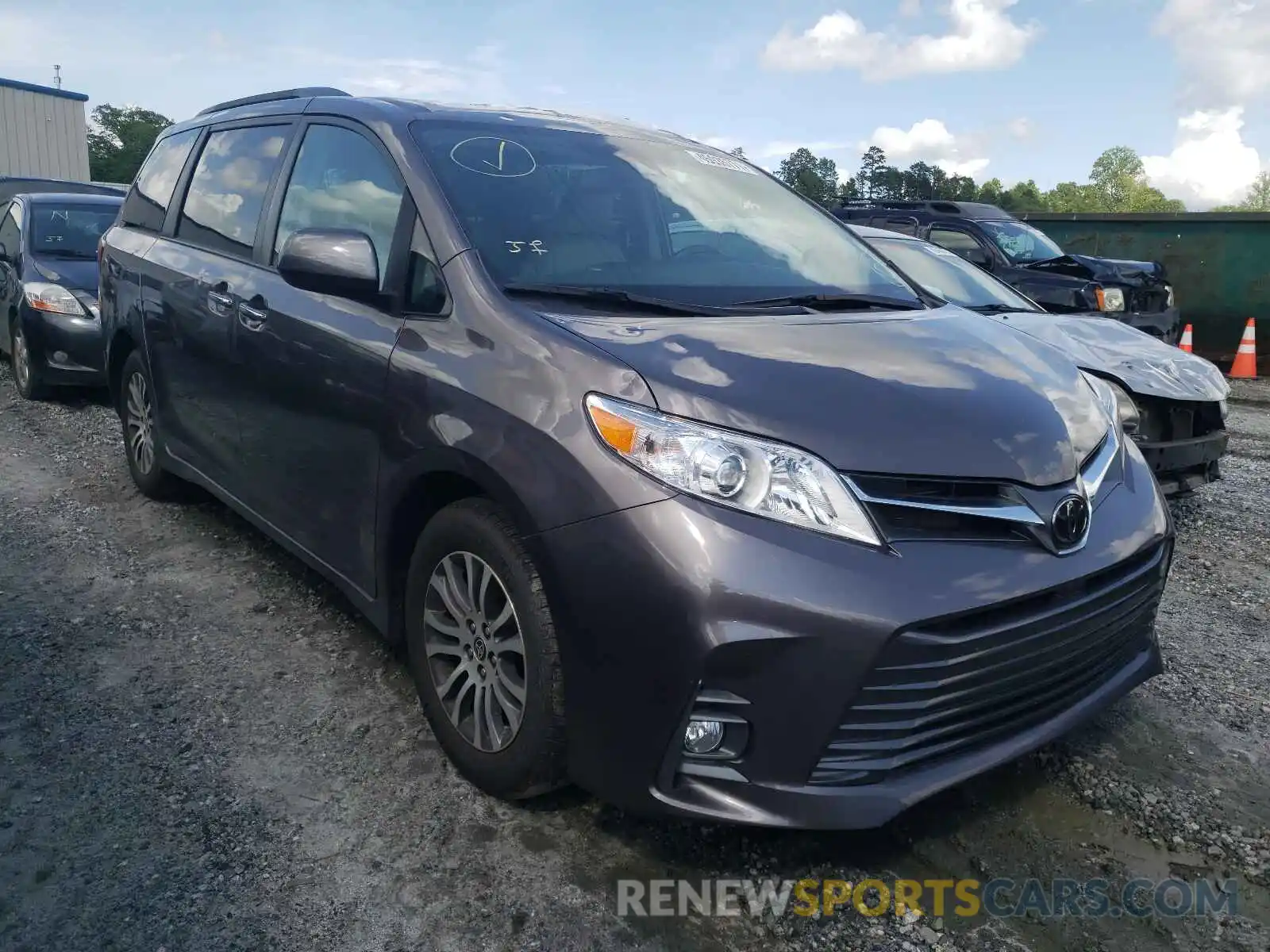 1 Photograph of a damaged car 5TDYZ3DC8LS069440 TOYOTA SIENNA 2020