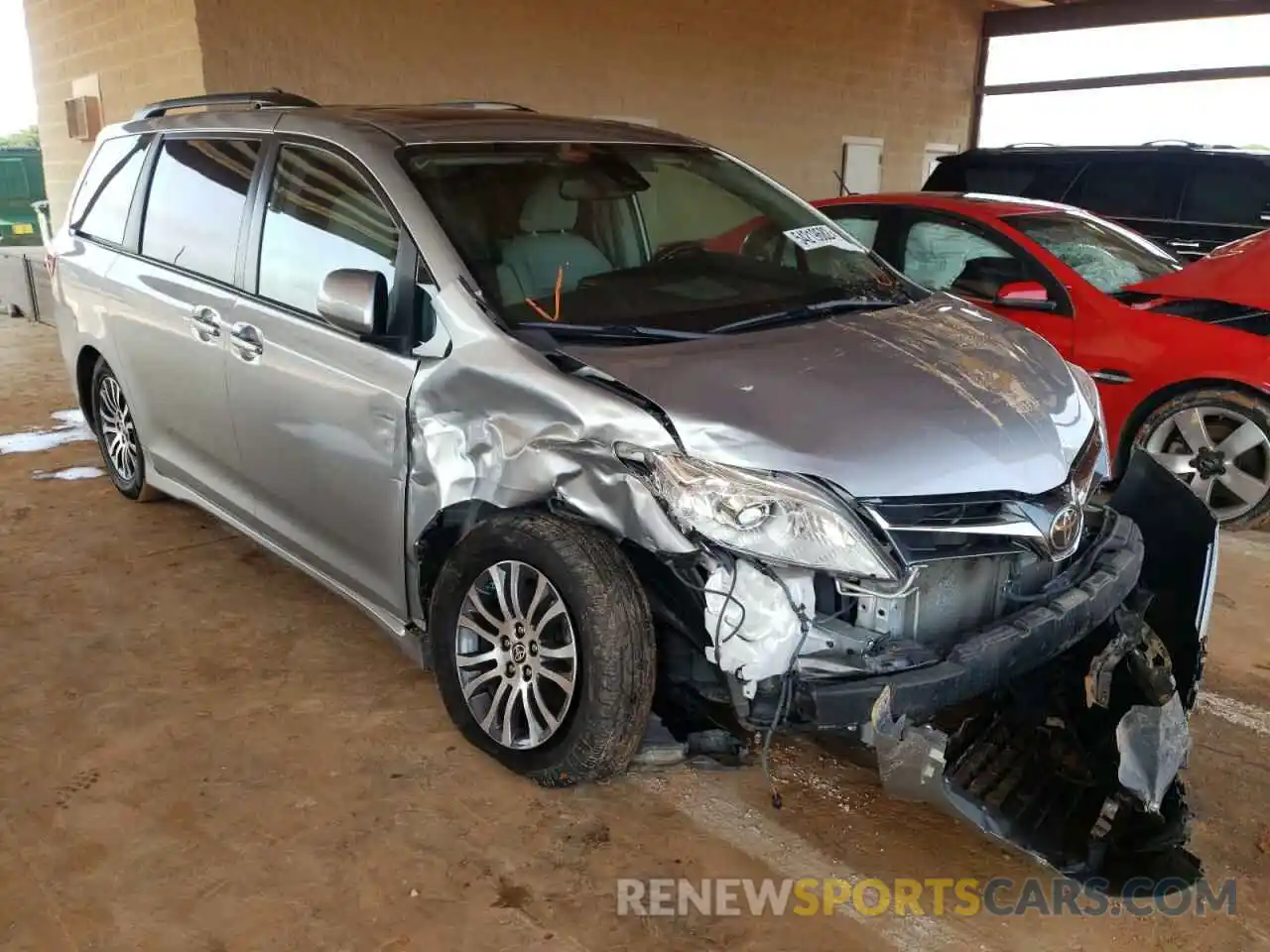 1 Photograph of a damaged car 5TDYZ3DC8LS070068 TOYOTA SIENNA 2020