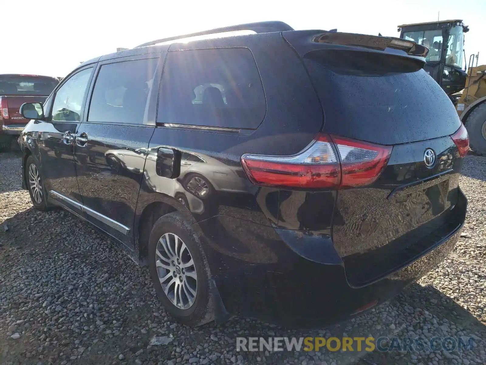 3 Photograph of a damaged car 5TDYZ3DC8LS075464 TOYOTA SIENNA 2020