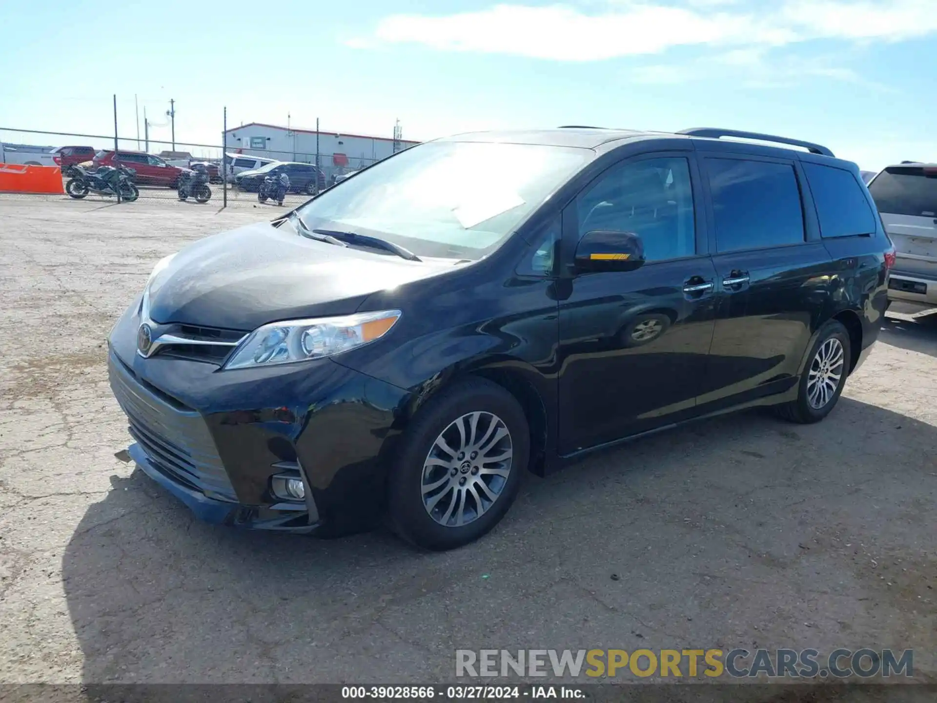 2 Photograph of a damaged car 5TDYZ3DC8LS084505 TOYOTA SIENNA 2020