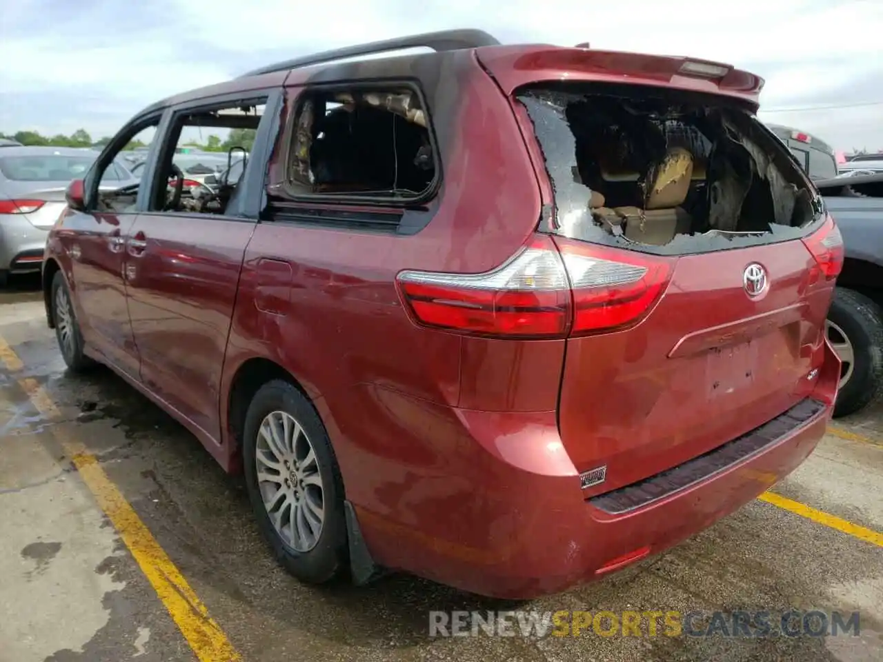 3 Photograph of a damaged car 5TDYZ3DC8LS084813 TOYOTA SIENNA 2020