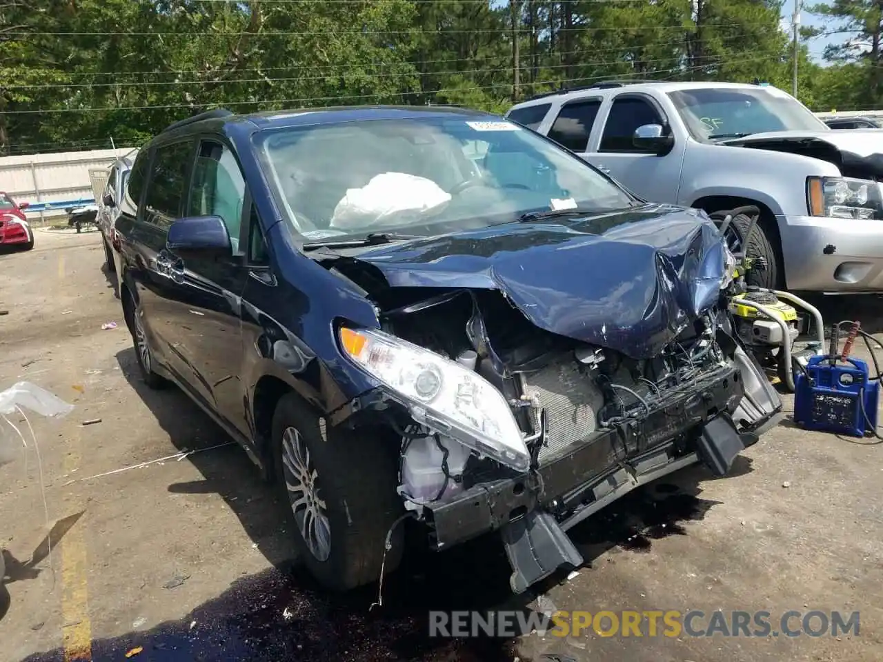 1 Photograph of a damaged car 5TDYZ3DC9LS023132 TOYOTA SIENNA 2020