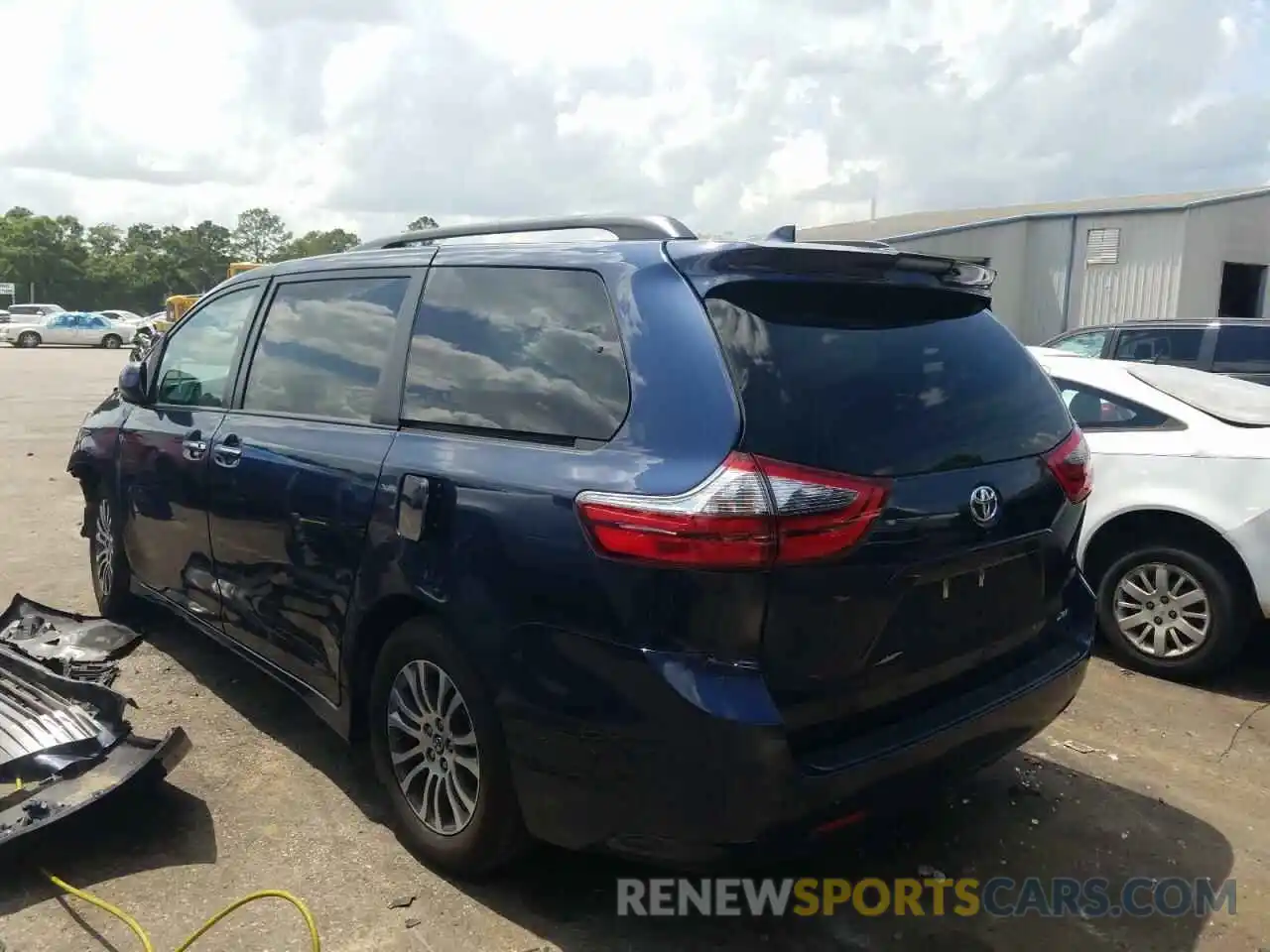 3 Photograph of a damaged car 5TDYZ3DC9LS023132 TOYOTA SIENNA 2020