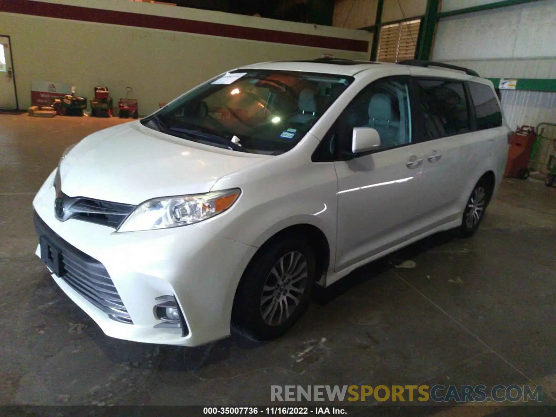 2 Photograph of a damaged car 5TDYZ3DC9LS023793 TOYOTA SIENNA 2020