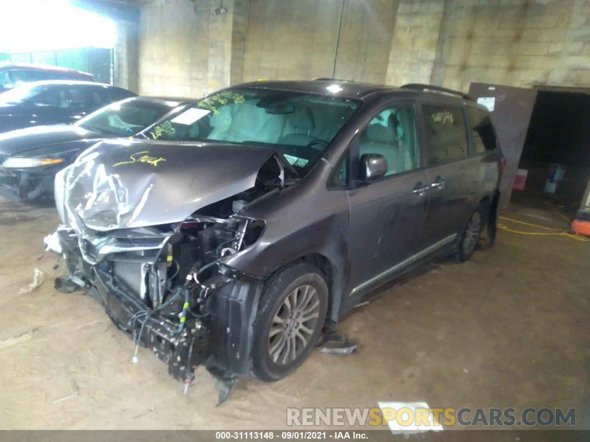 2 Photograph of a damaged car 5TDYZ3DC9LS026483 TOYOTA SIENNA 2020