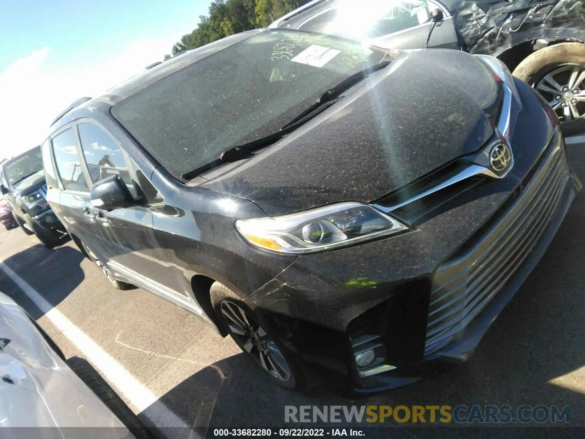 1 Photograph of a damaged car 5TDYZ3DC9LS028816 TOYOTA SIENNA 2020