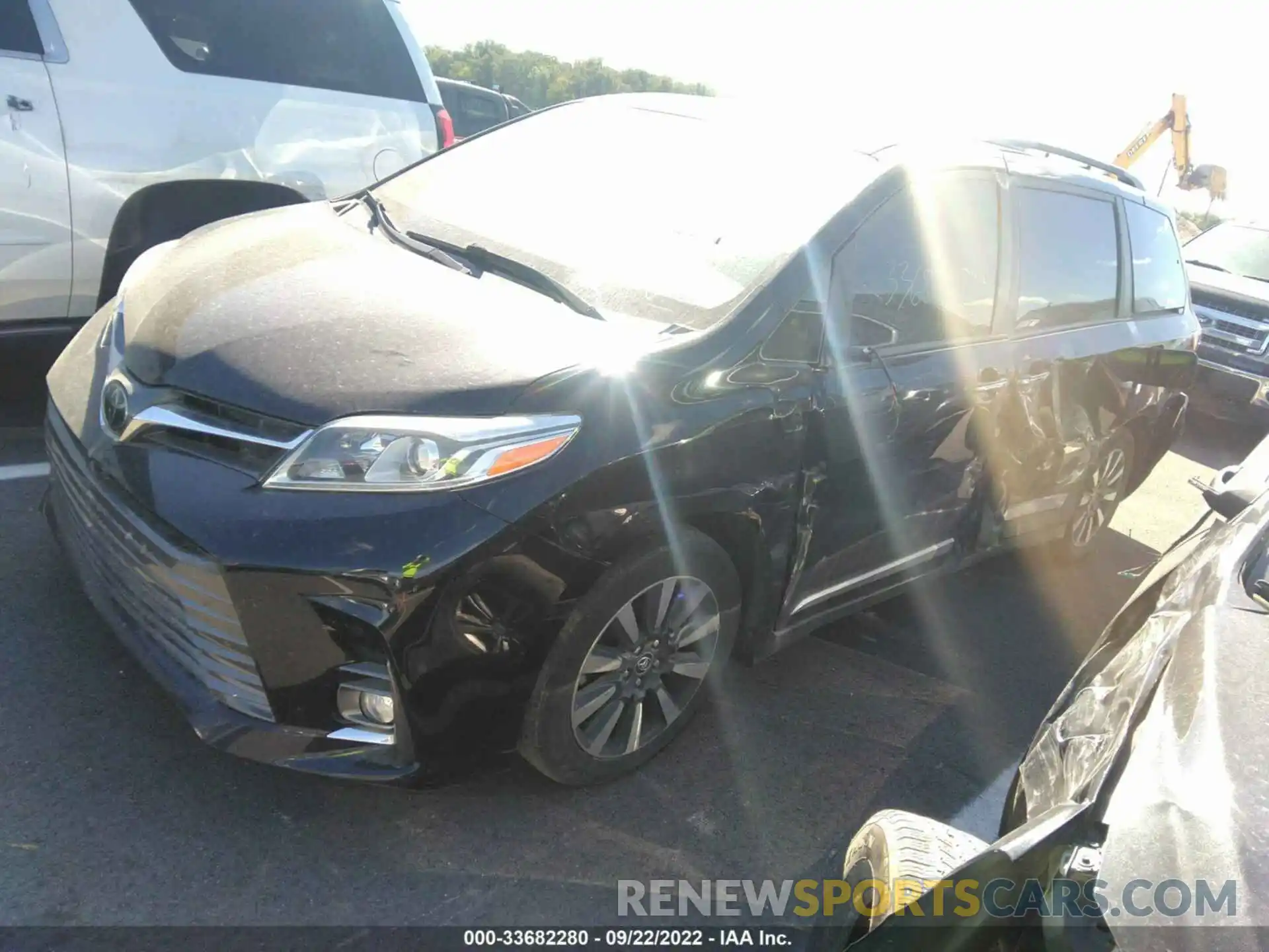 2 Photograph of a damaged car 5TDYZ3DC9LS028816 TOYOTA SIENNA 2020