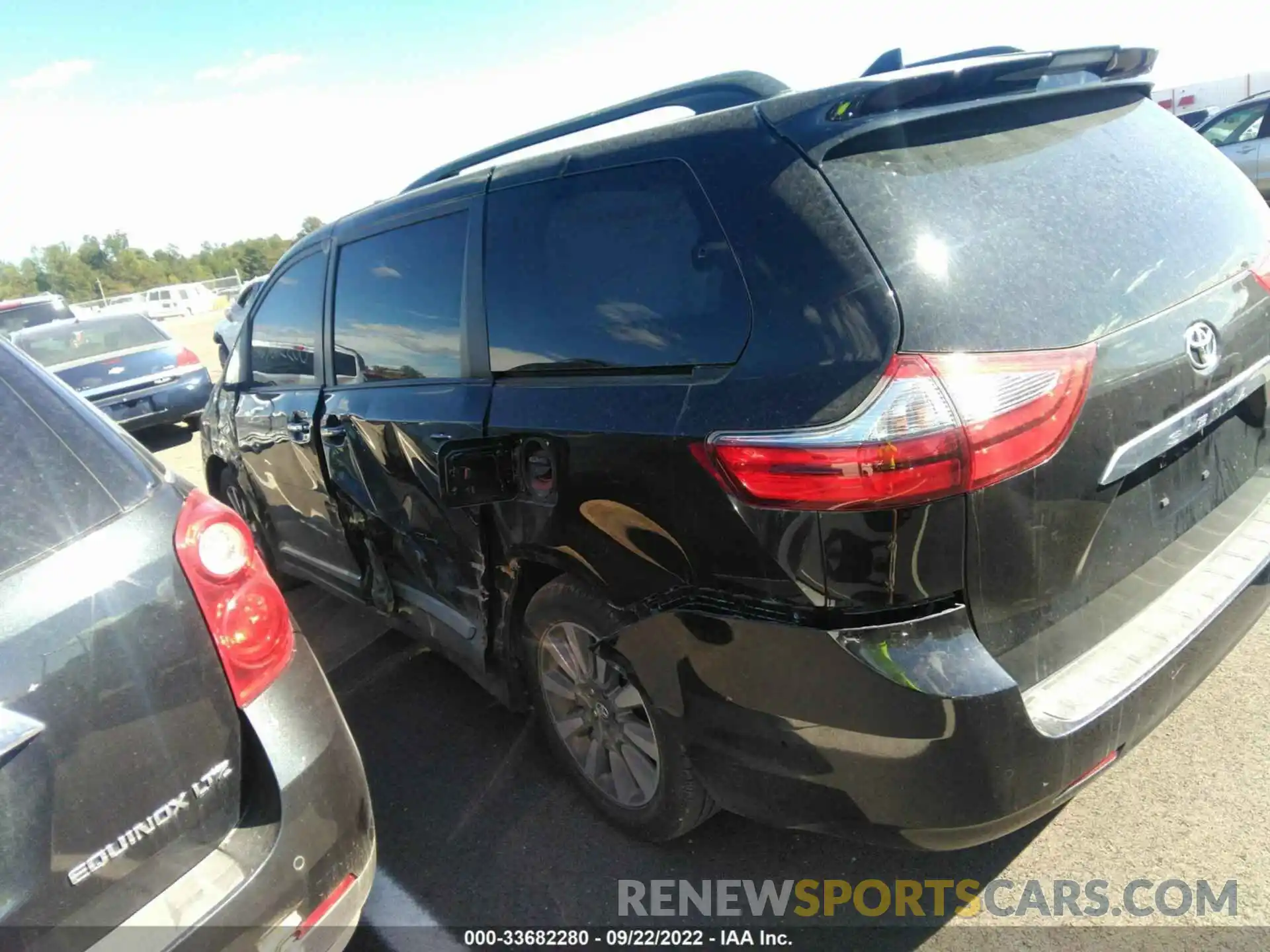 3 Photograph of a damaged car 5TDYZ3DC9LS028816 TOYOTA SIENNA 2020