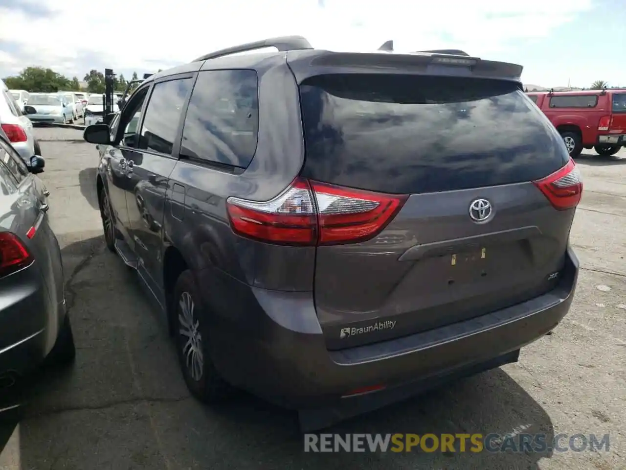 3 Photograph of a damaged car 5TDYZ3DC9LS045275 TOYOTA SIENNA 2020