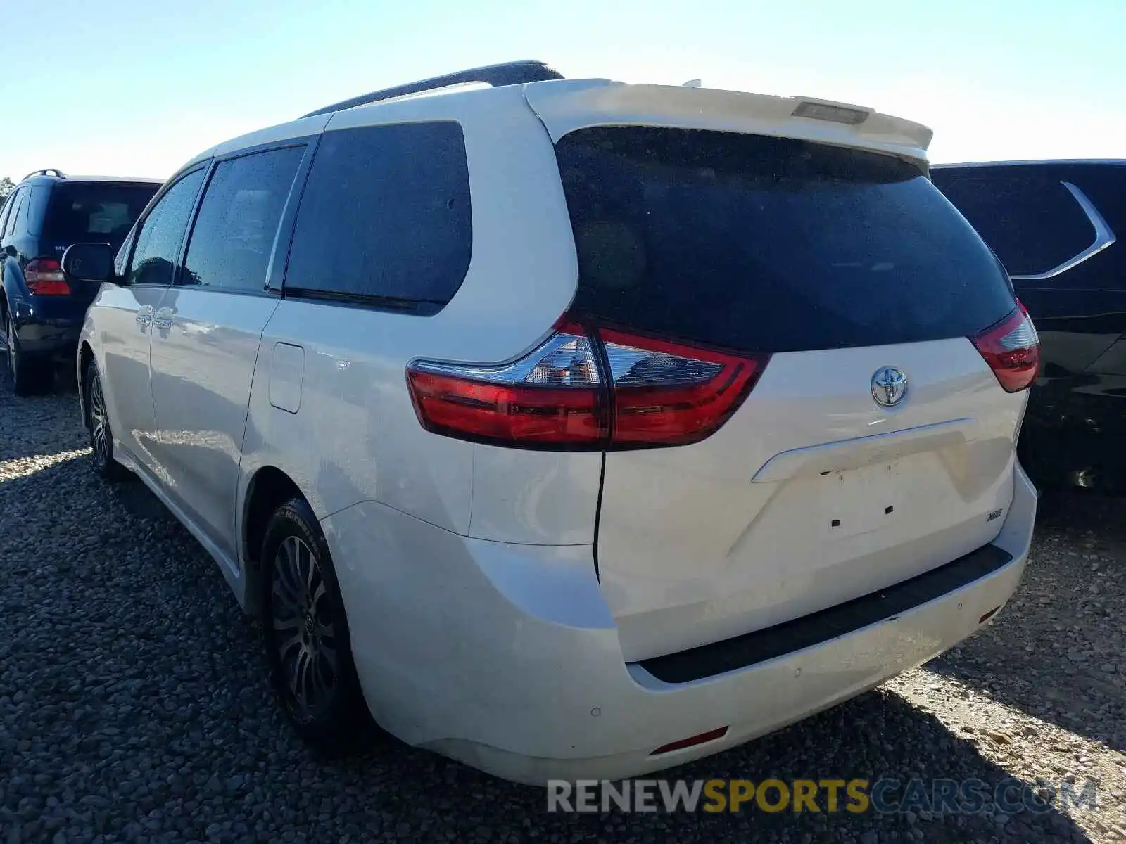 3 Photograph of a damaged car 5TDYZ3DC9LS045535 TOYOTA SIENNA 2020