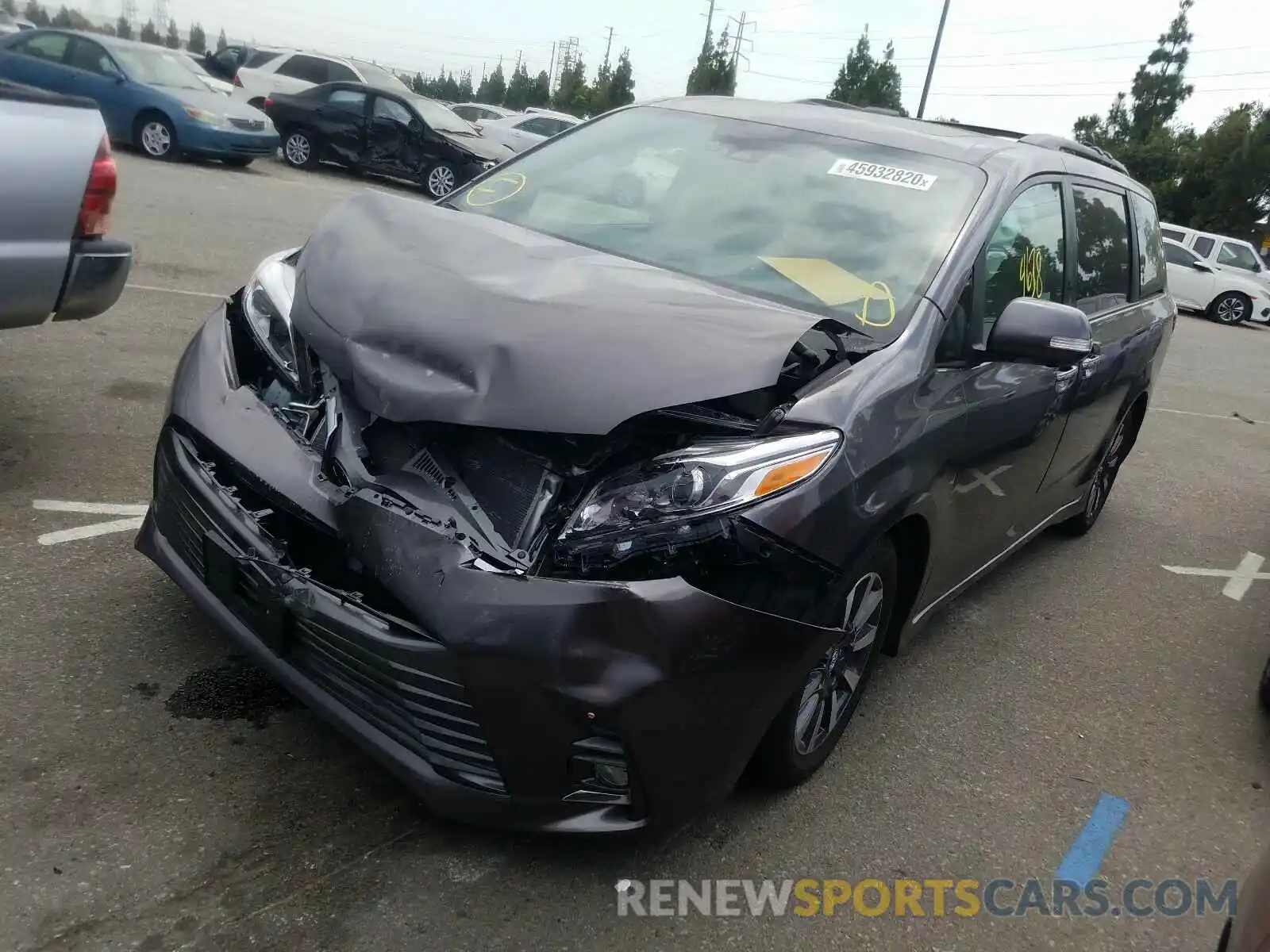 2 Photograph of a damaged car 5TDYZ3DC9LS046779 TOYOTA SIENNA 2020