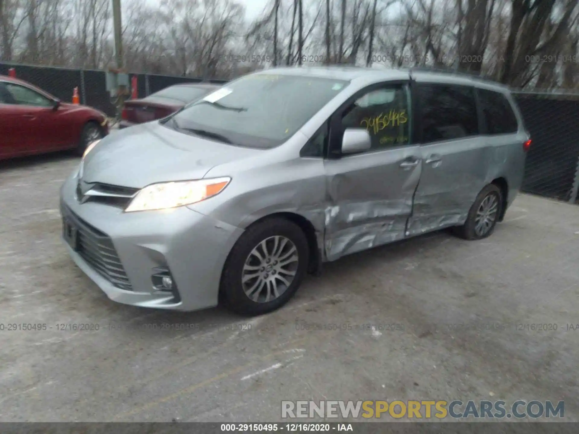 2 Photograph of a damaged car 5TDYZ3DC9LS049598 TOYOTA SIENNA 2020