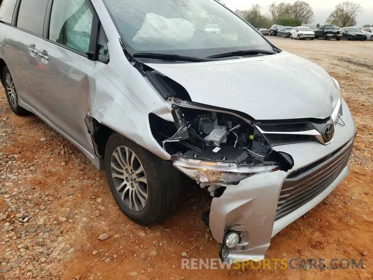 9 Photograph of a damaged car 5TDYZ3DC9LS051660 TOYOTA SIENNA 2020