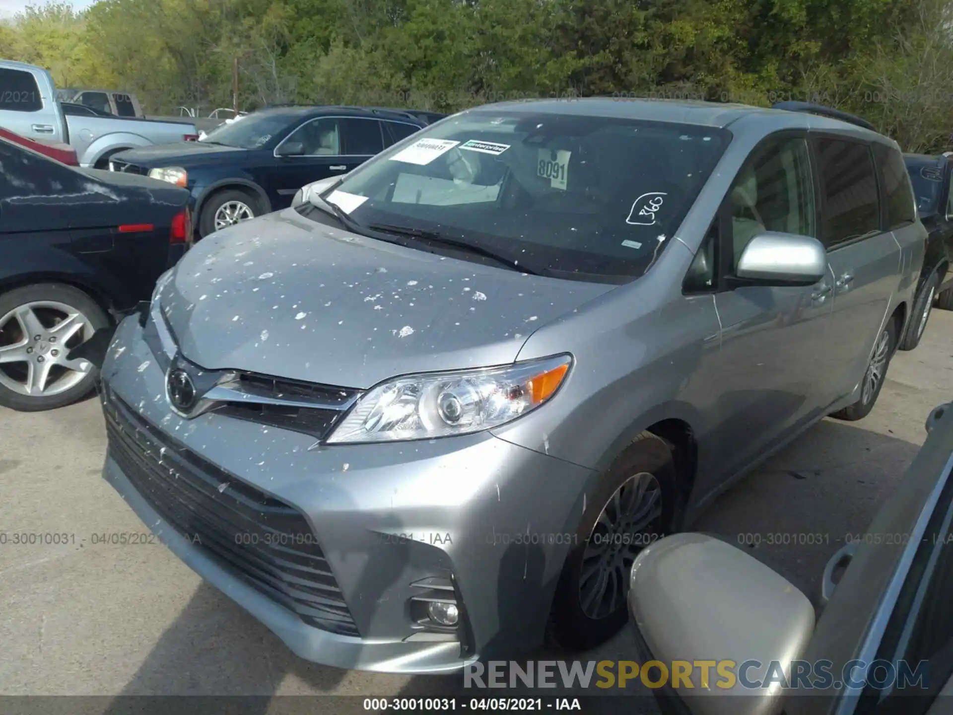 2 Photograph of a damaged car 5TDYZ3DC9LS053974 TOYOTA SIENNA 2020