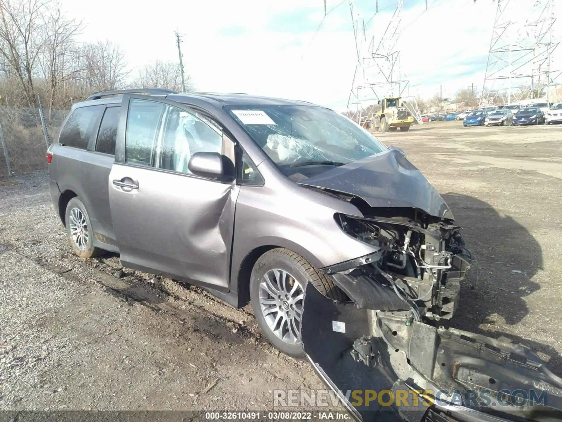 1 Photograph of a damaged car 5TDYZ3DC9LS055319 TOYOTA SIENNA 2020