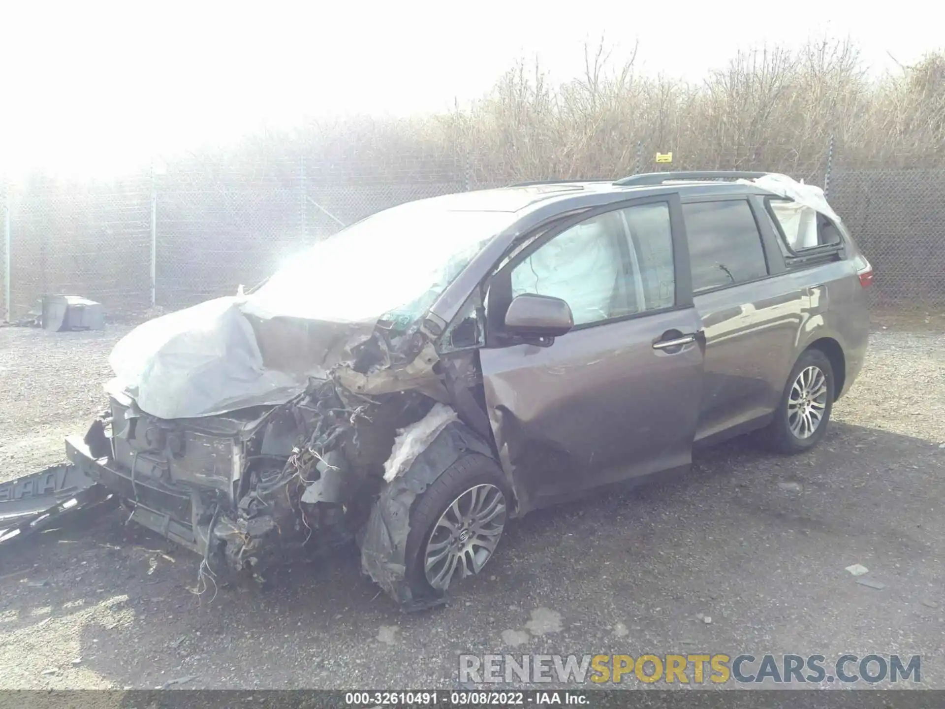 2 Photograph of a damaged car 5TDYZ3DC9LS055319 TOYOTA SIENNA 2020