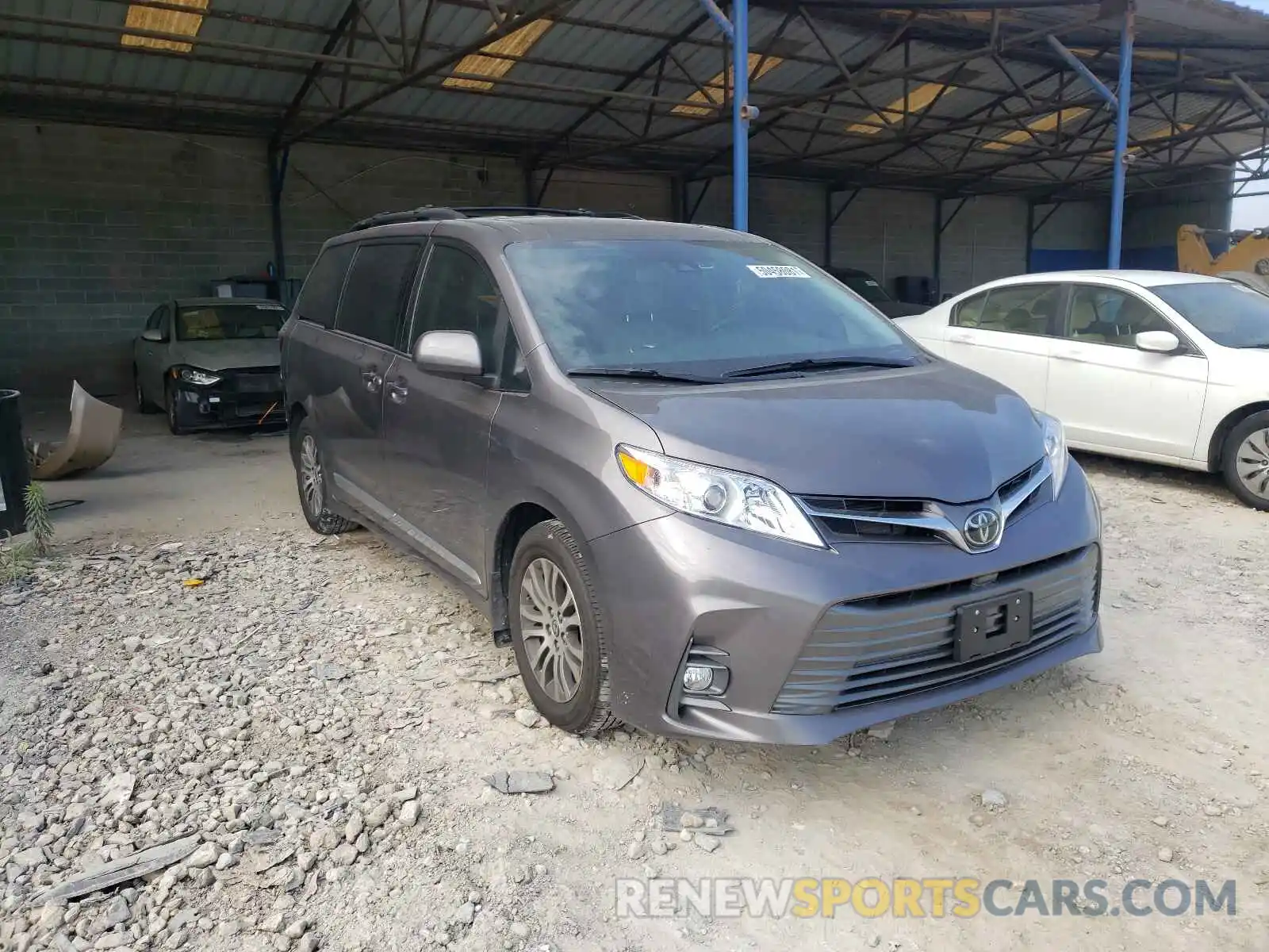 1 Фотография поврежденного автомобиля 5TDYZ3DC9LS057121 TOYOTA SIENNA 2020