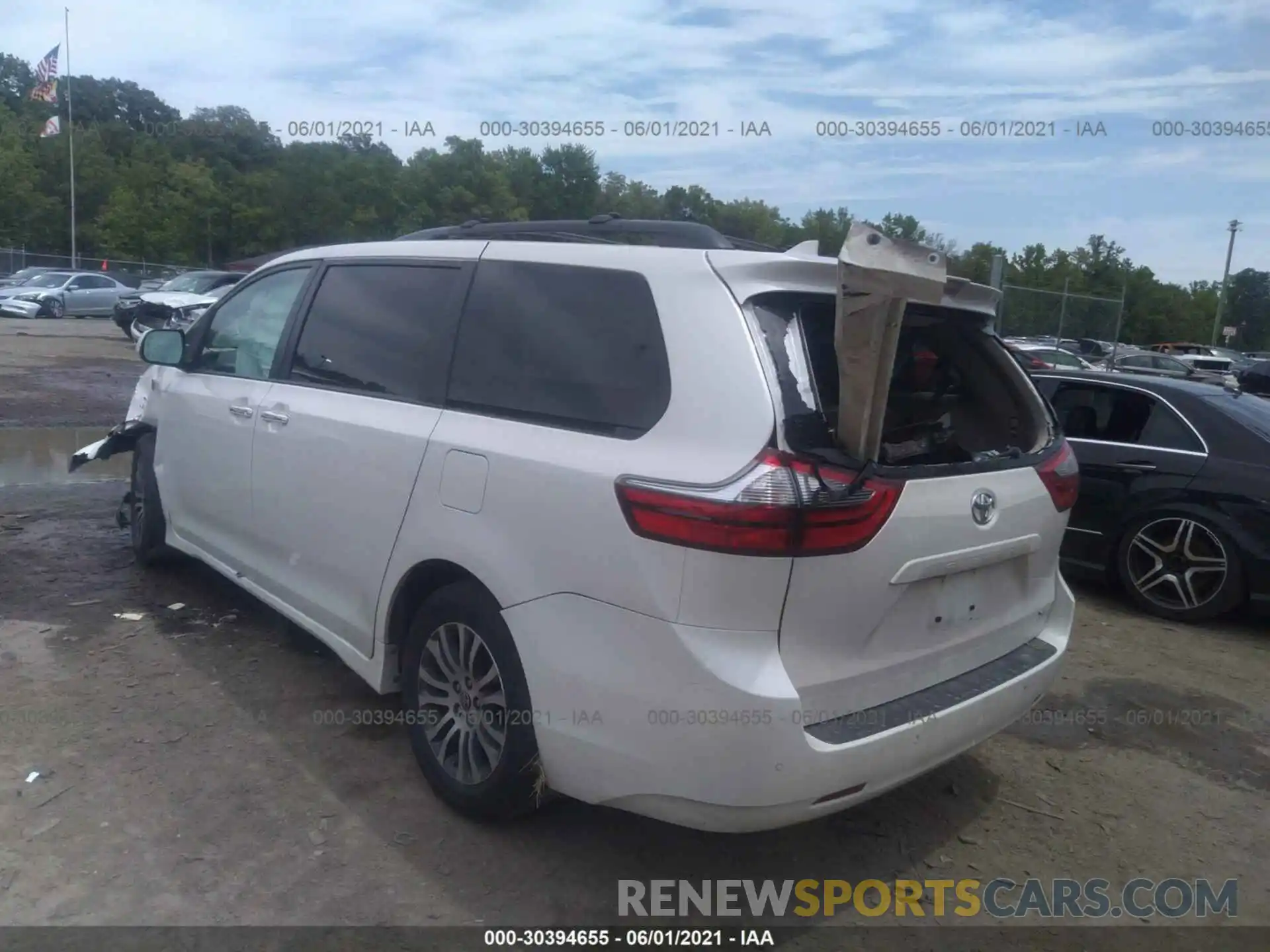 3 Фотография поврежденного автомобиля 5TDYZ3DC9LS057779 TOYOTA SIENNA 2020