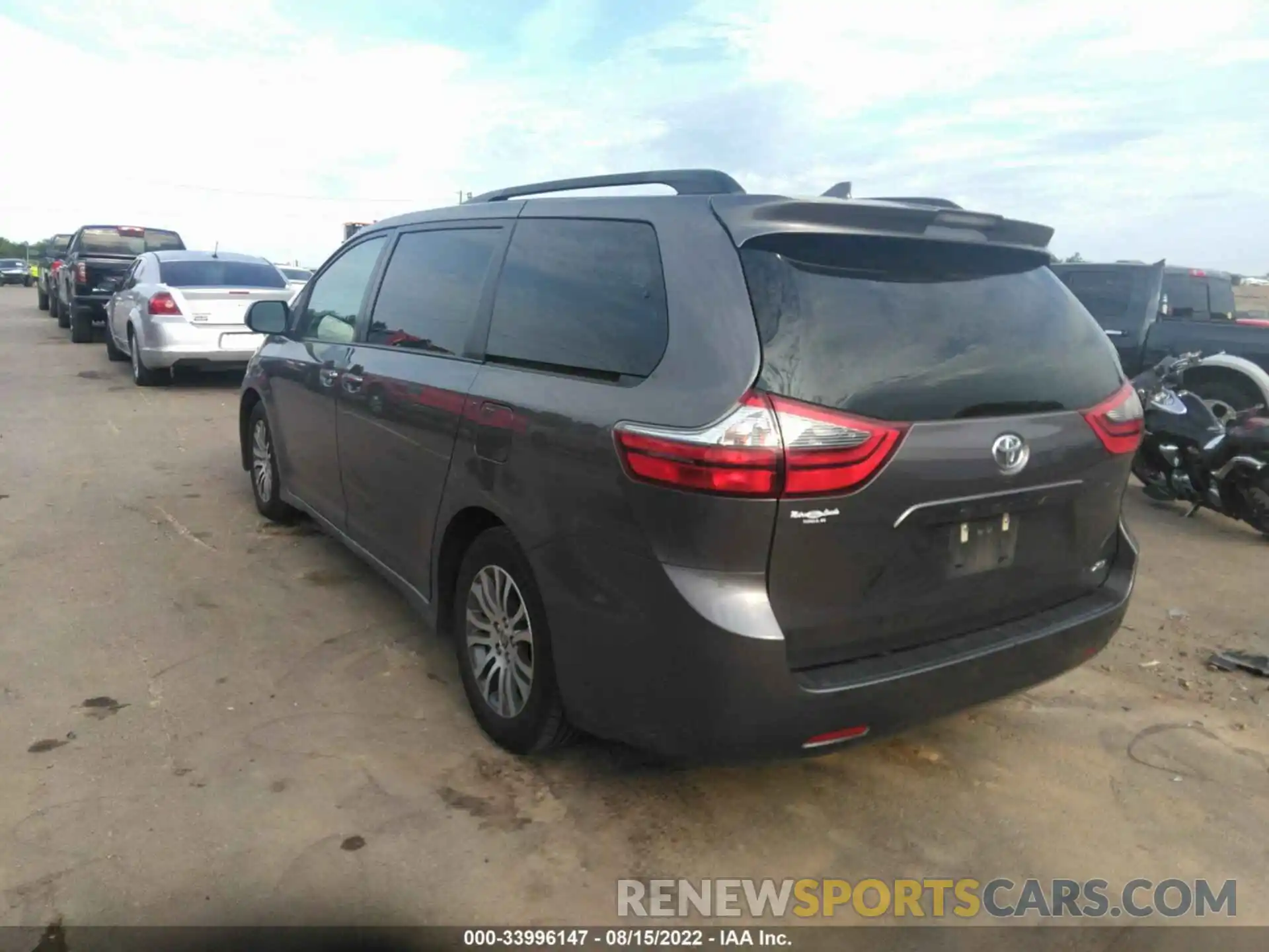 3 Photograph of a damaged car 5TDYZ3DC9LS060780 TOYOTA SIENNA 2020