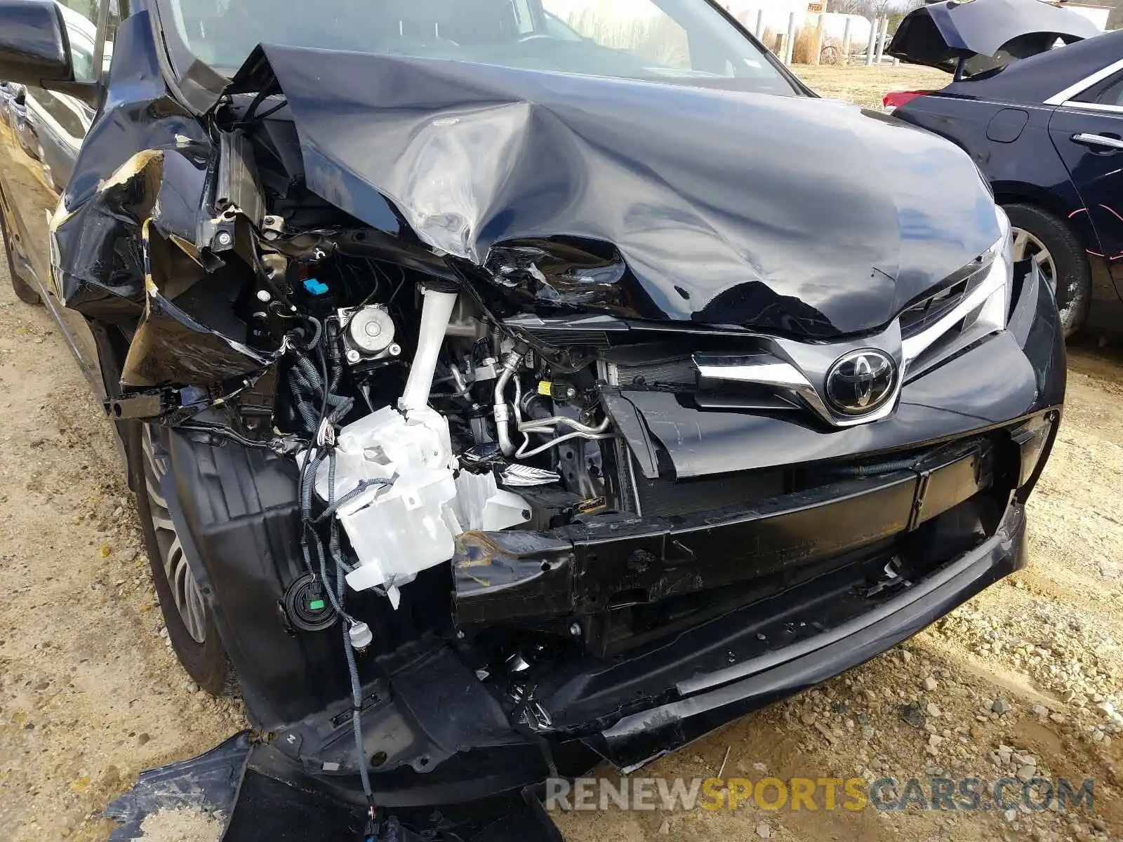 9 Photograph of a damaged car 5TDYZ3DC9LS067180 TOYOTA SIENNA 2020