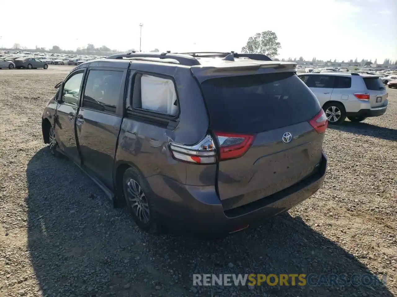 3 Photograph of a damaged car 5TDYZ3DC9LS073139 TOYOTA SIENNA 2020