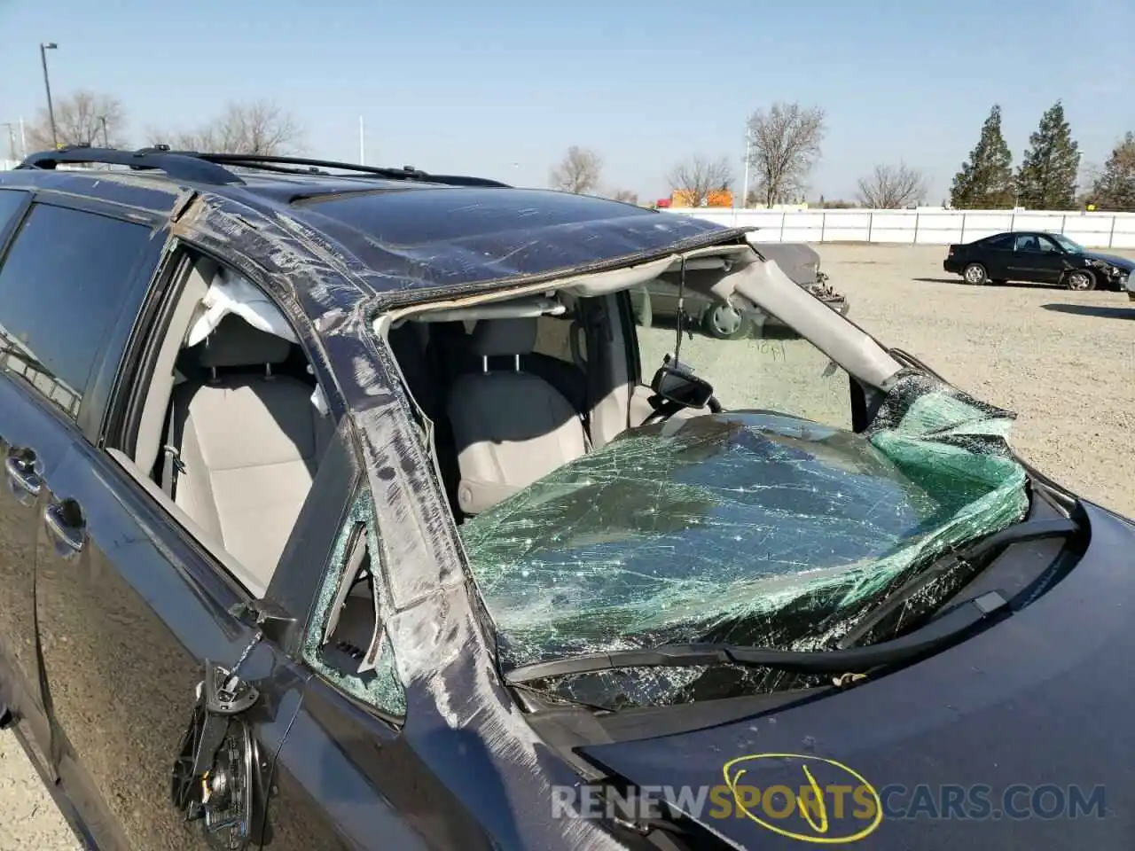 9 Photograph of a damaged car 5TDYZ3DC9LS073139 TOYOTA SIENNA 2020