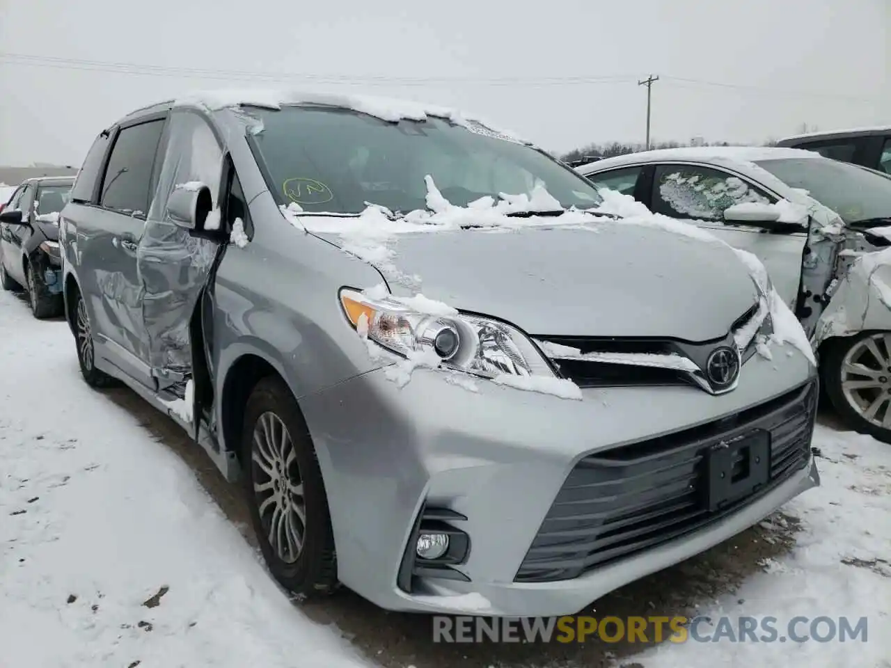 1 Photograph of a damaged car 5TDYZ3DC9LS080706 TOYOTA SIENNA 2020