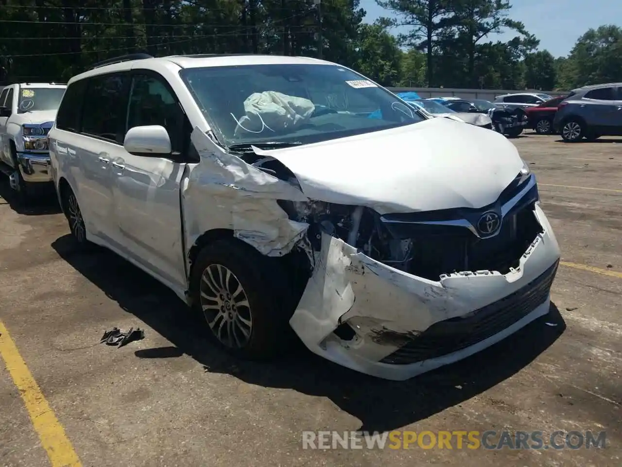 1 Photograph of a damaged car 5TDYZ3DC9LS082052 TOYOTA SIENNA 2020