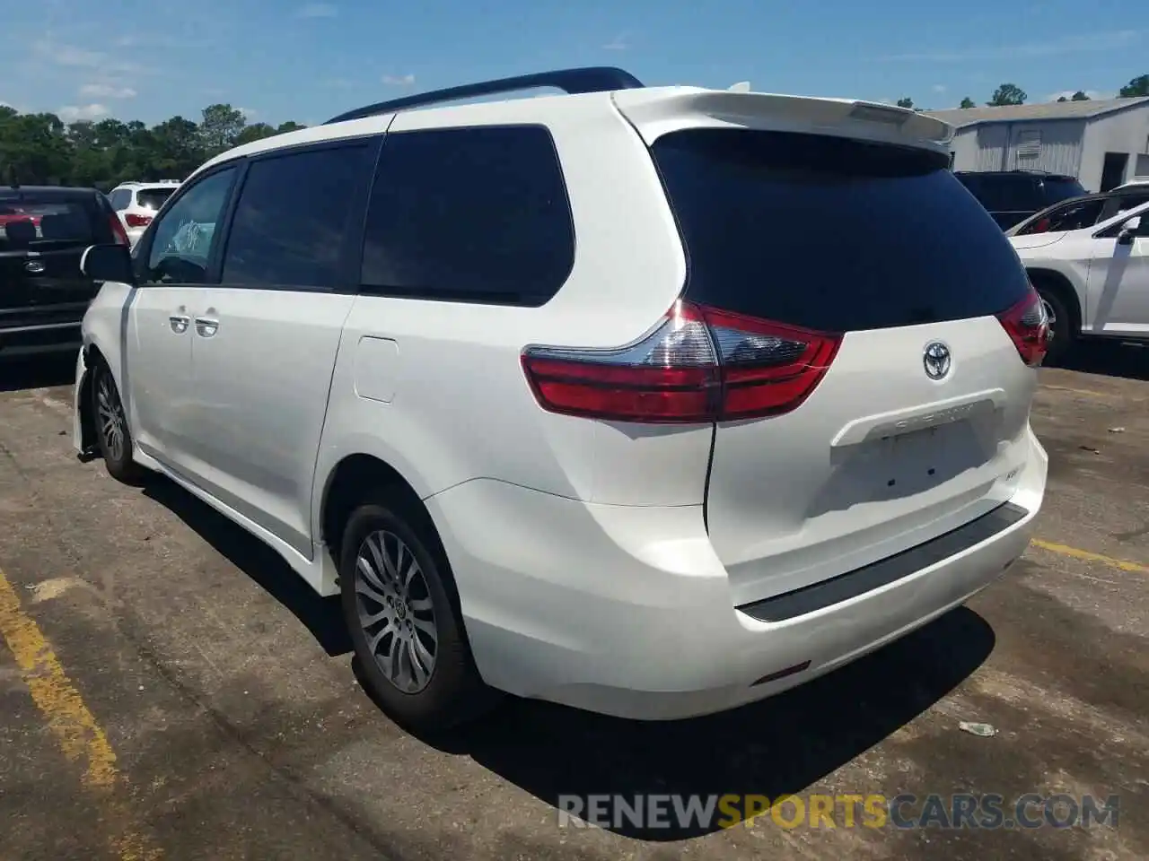 3 Photograph of a damaged car 5TDYZ3DC9LS082052 TOYOTA SIENNA 2020