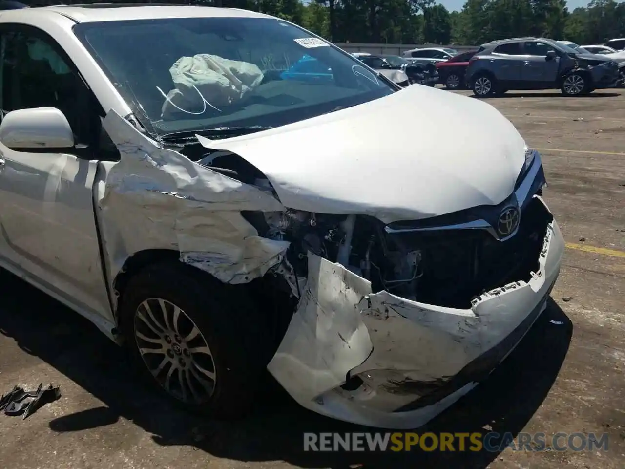 9 Photograph of a damaged car 5TDYZ3DC9LS082052 TOYOTA SIENNA 2020