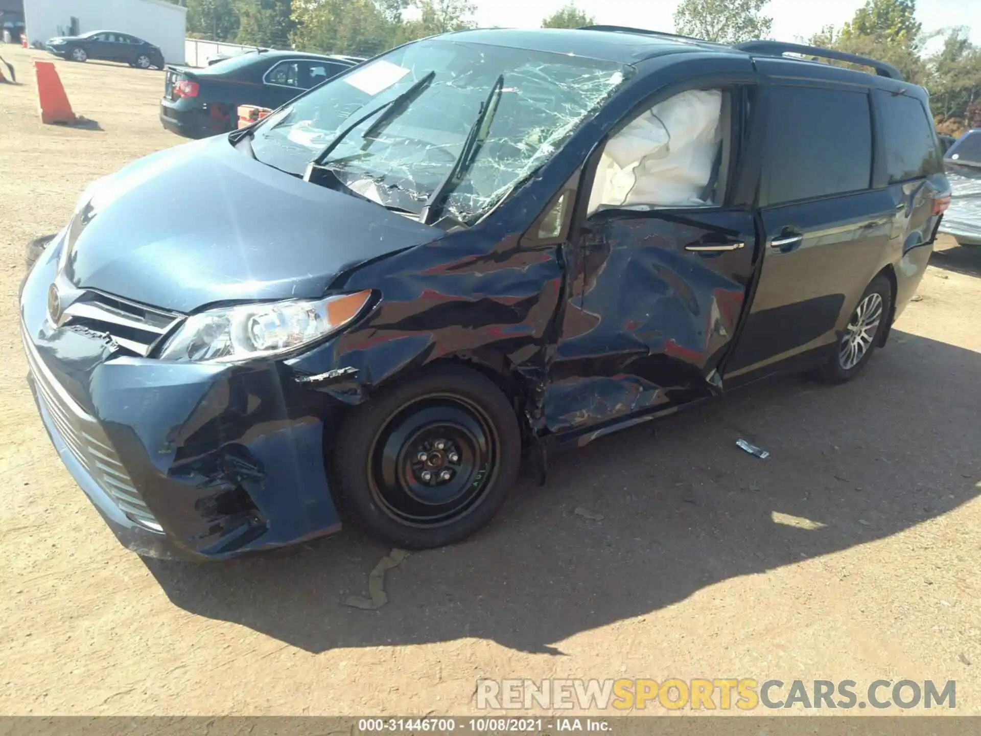 2 Photograph of a damaged car 5TDYZ3DC9LS085453 TOYOTA SIENNA 2020