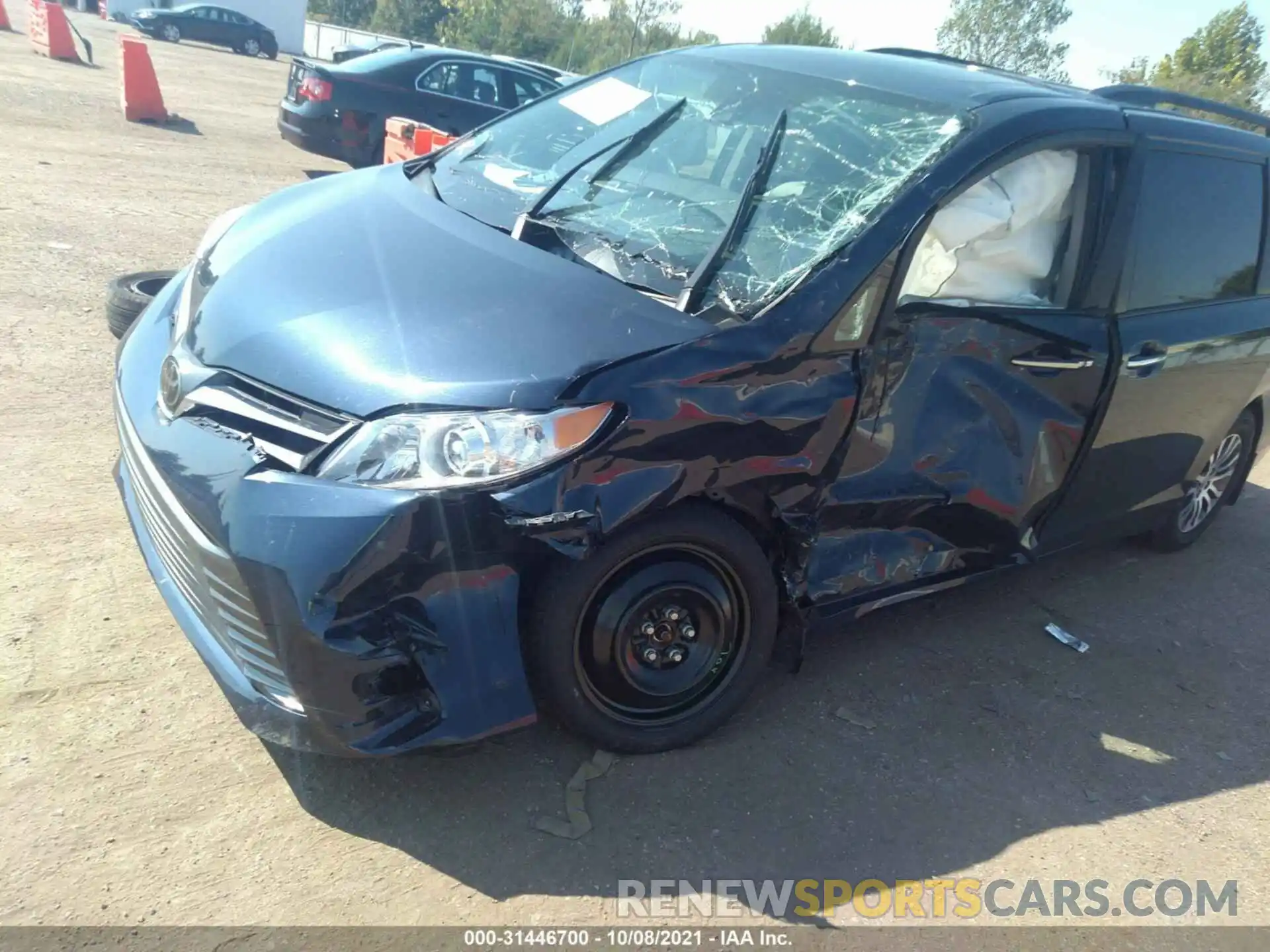 6 Photograph of a damaged car 5TDYZ3DC9LS085453 TOYOTA SIENNA 2020