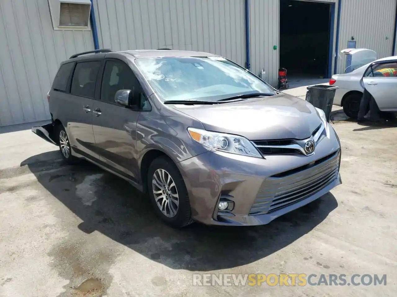 1 Photograph of a damaged car 5TDYZ3DC9LS086179 TOYOTA SIENNA 2020