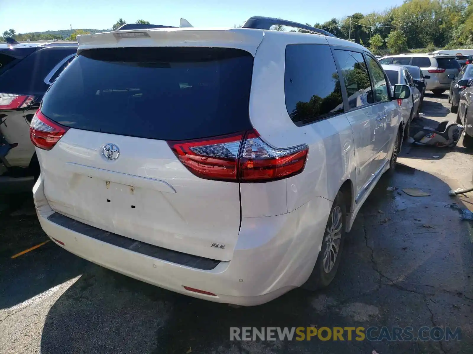 4 Photograph of a damaged car 5TDYZ3DCXLS021244 TOYOTA SIENNA 2020