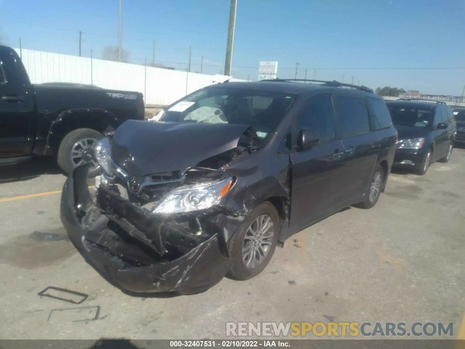 2 Фотография поврежденного автомобиля 5TDYZ3DCXLS021356 TOYOTA SIENNA 2020